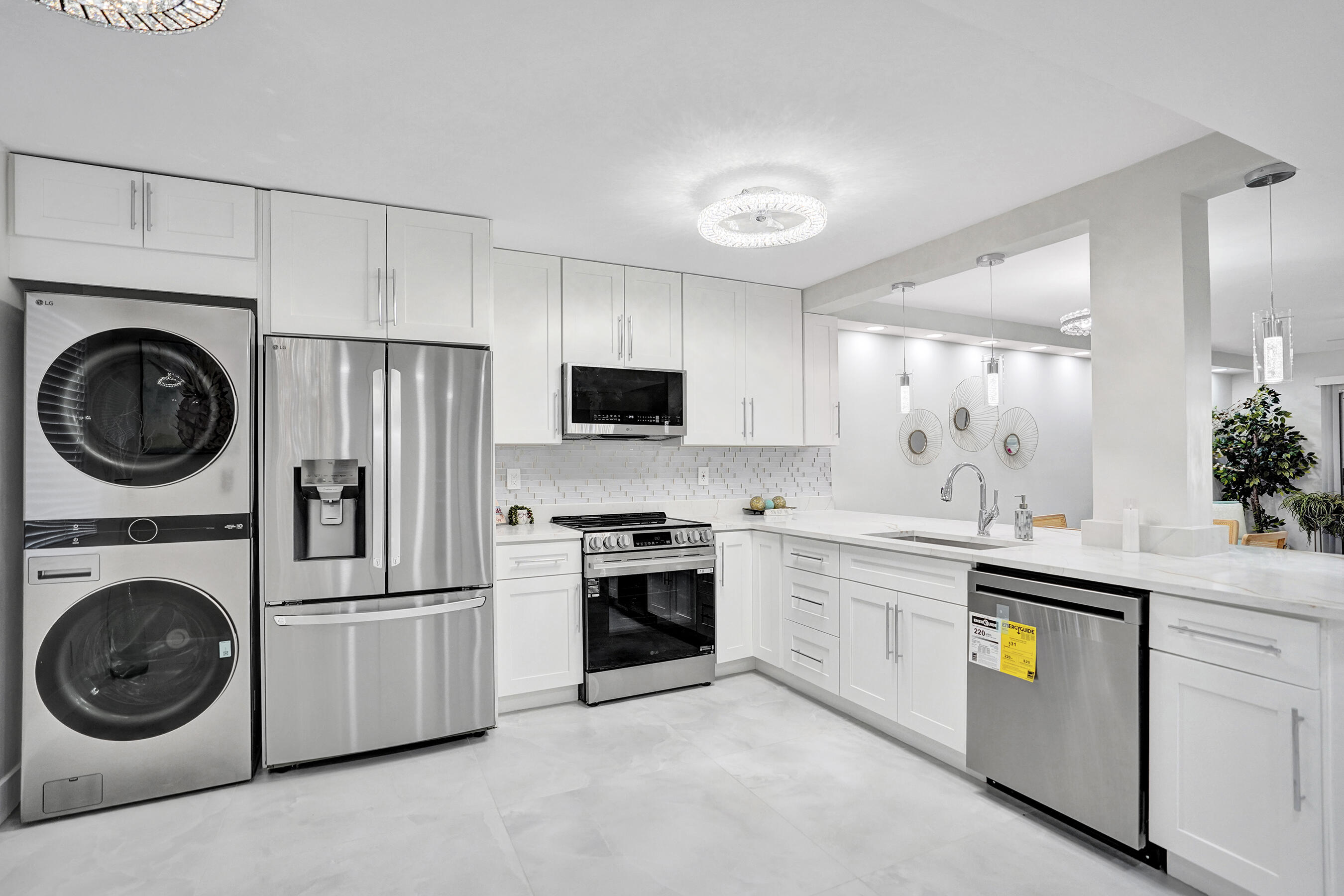 HUNTINGTON LAKES SEC THREE CONDOS - Residential