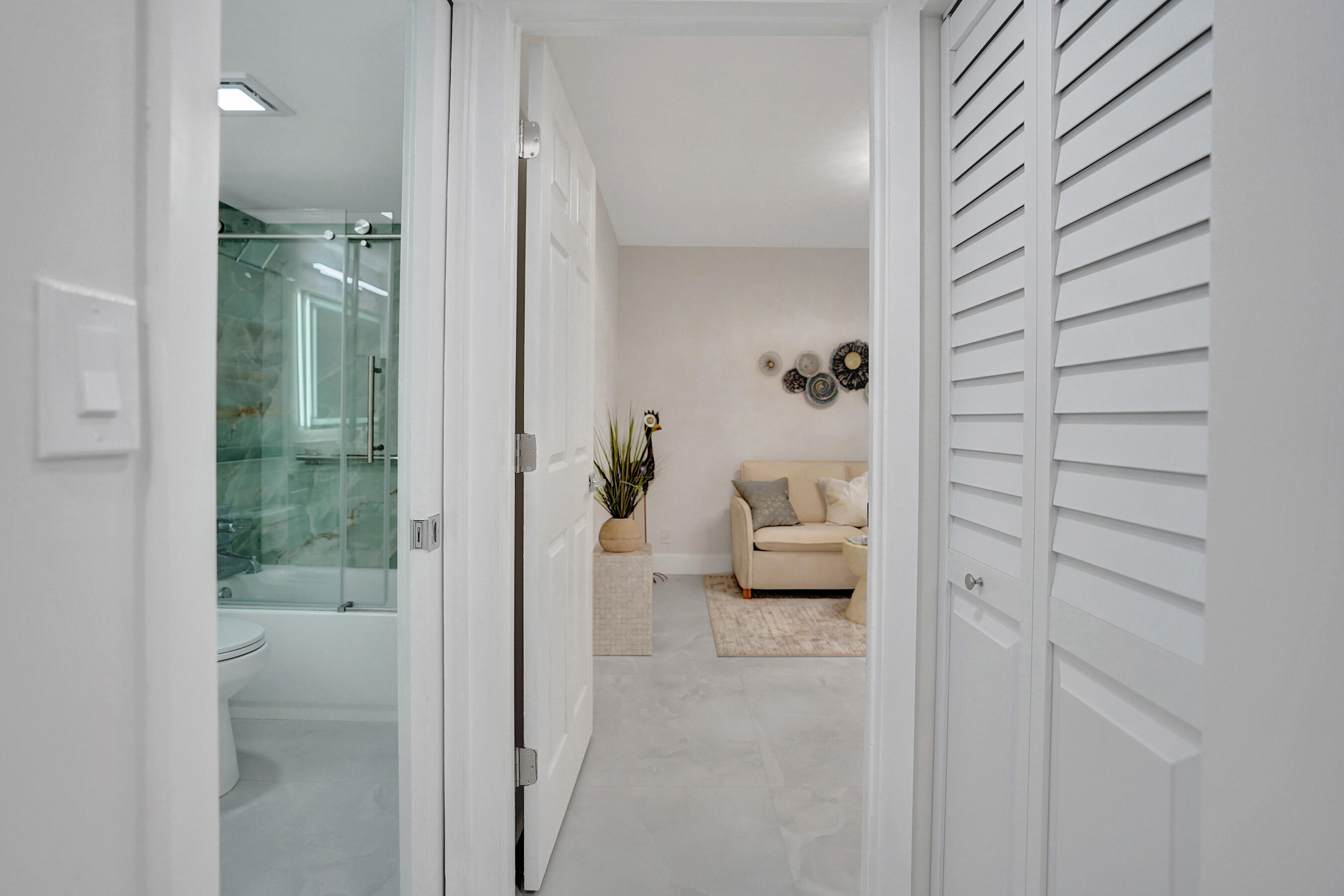 HUNTINGTON LAKES SEC THREE CONDOS - Residential