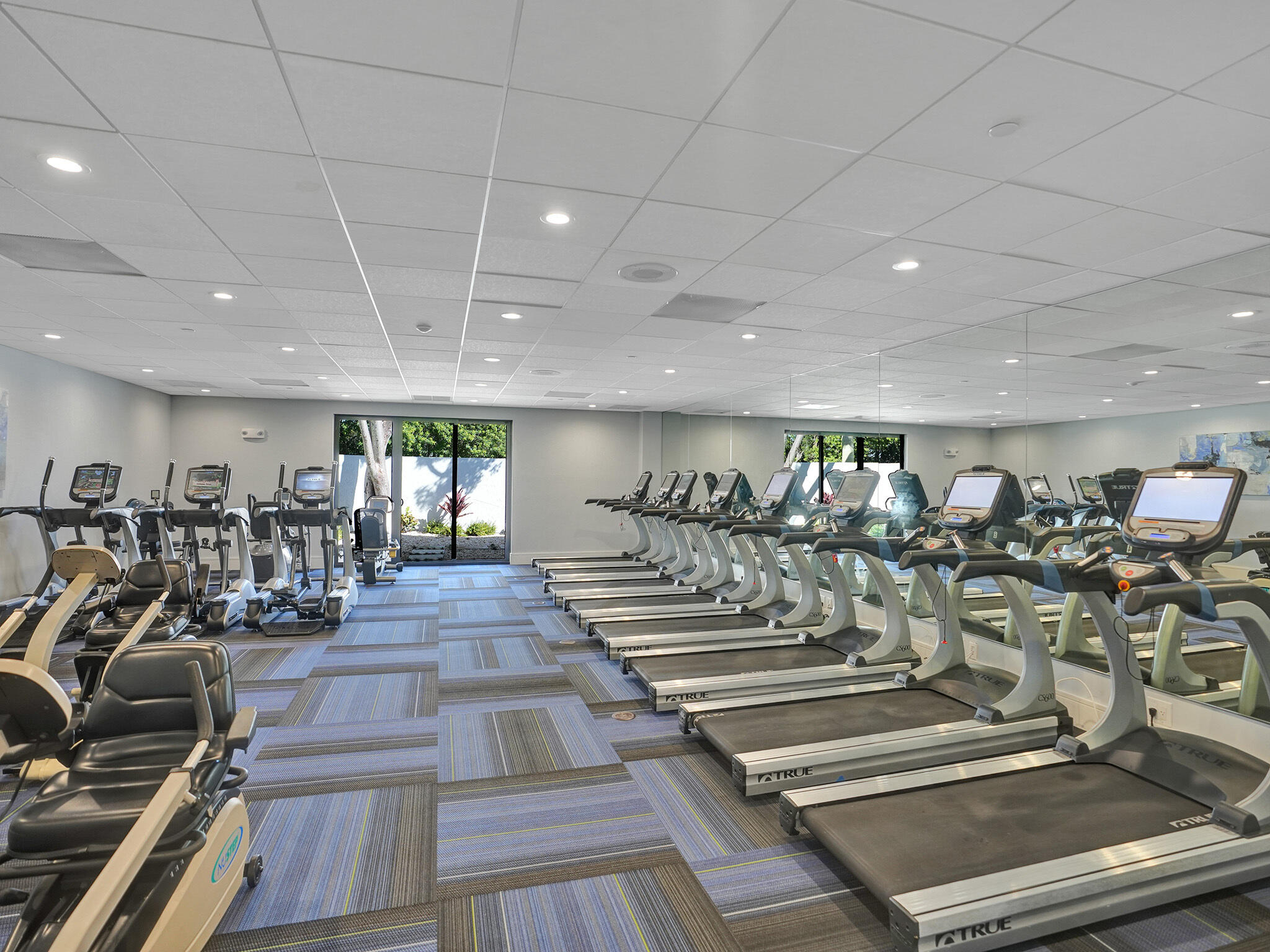 HUNTINGTON LAKES SEC THREE CONDOS - Residential