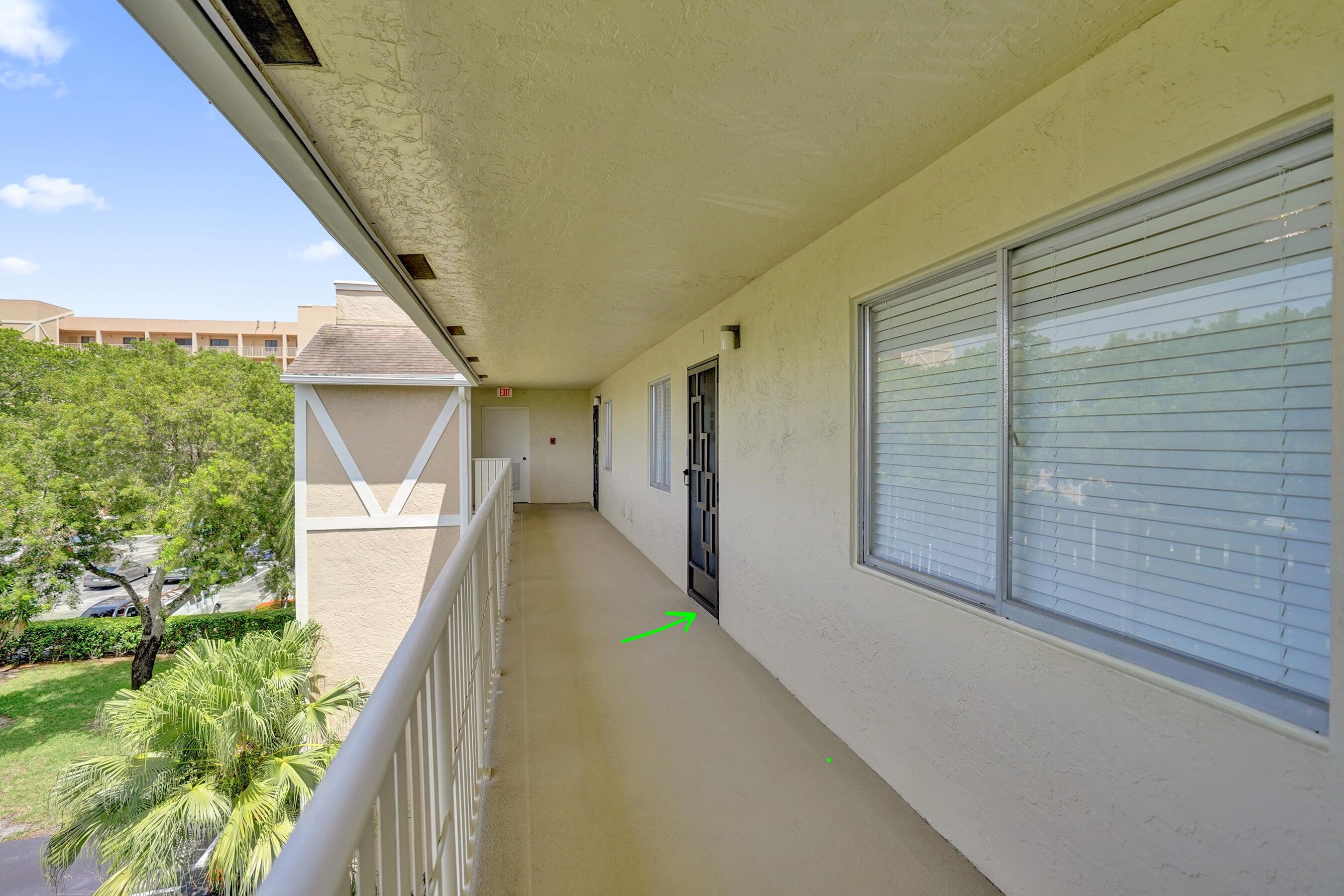 HUNTINGTON LAKES SEC THREE CONDOS - Residential