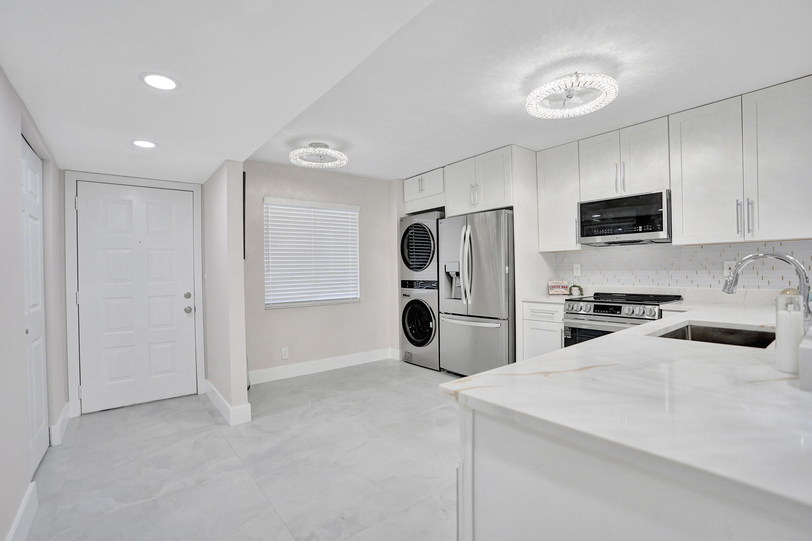 HUNTINGTON LAKES SEC THREE CONDOS - Residential