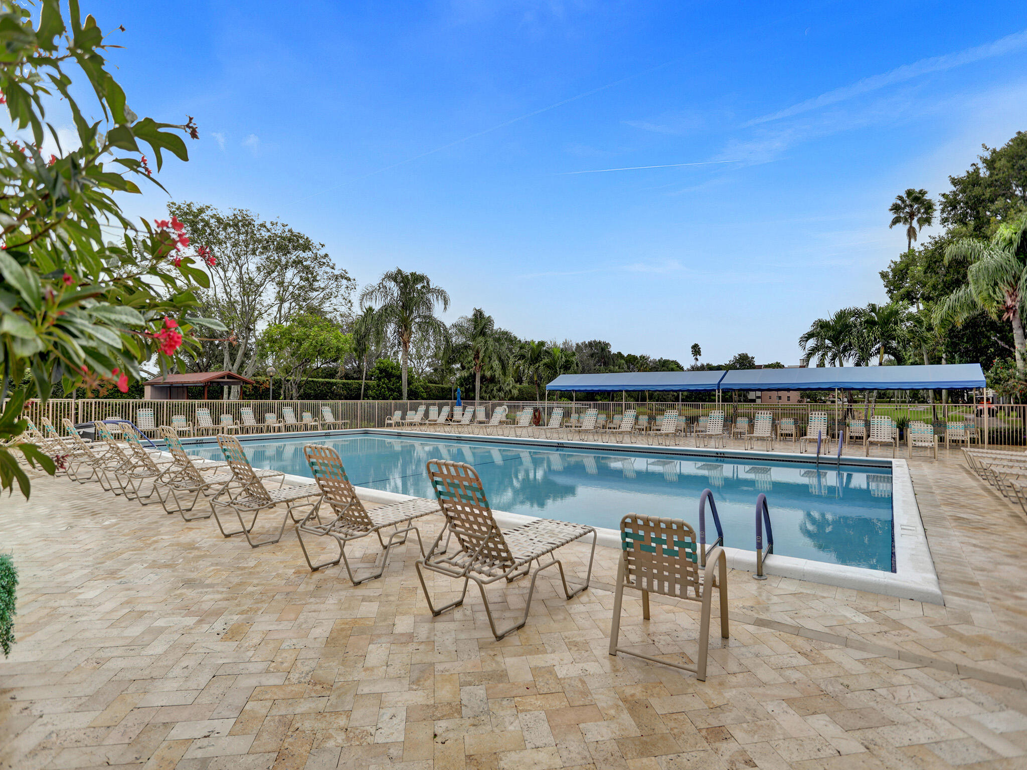 HUNTINGTON LAKES SEC THREE CONDOS - Residential