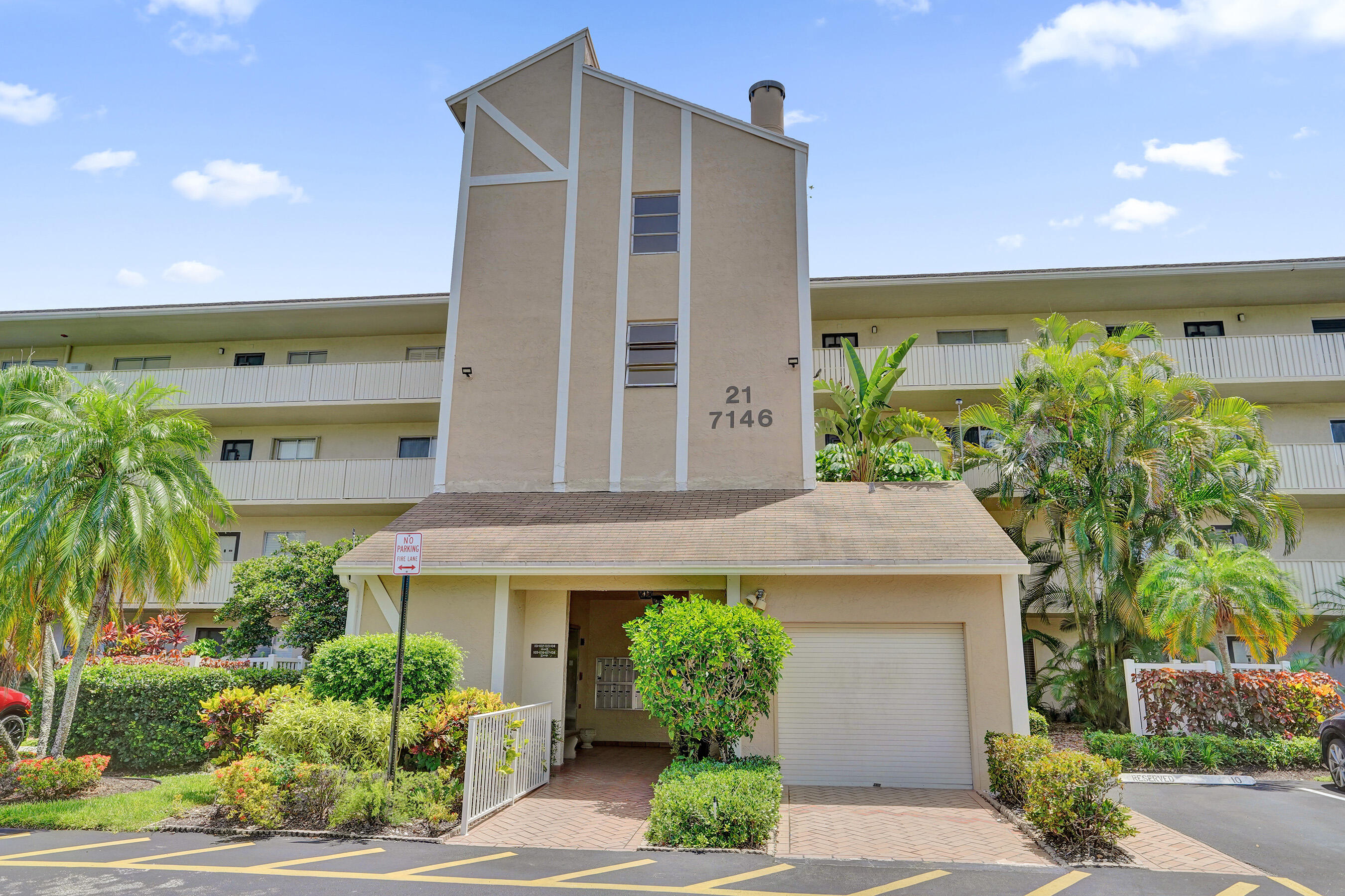 HUNTINGTON LAKES SEC THREE CONDOS - Residential