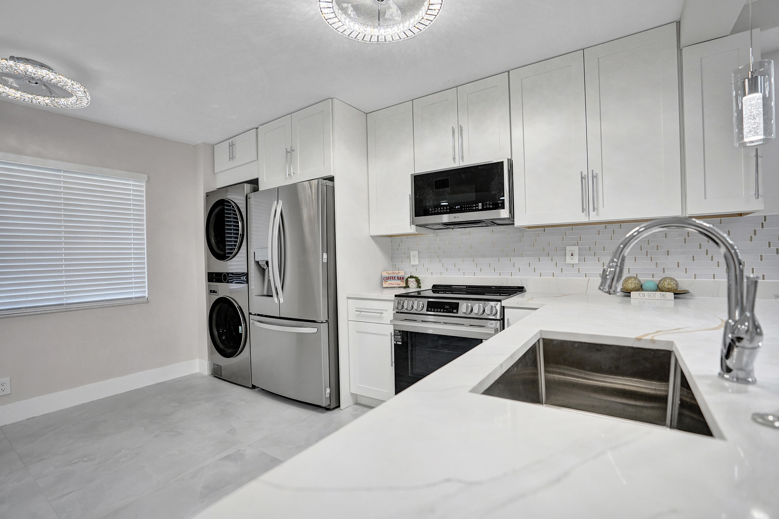 HUNTINGTON LAKES SEC THREE CONDOS - Residential
