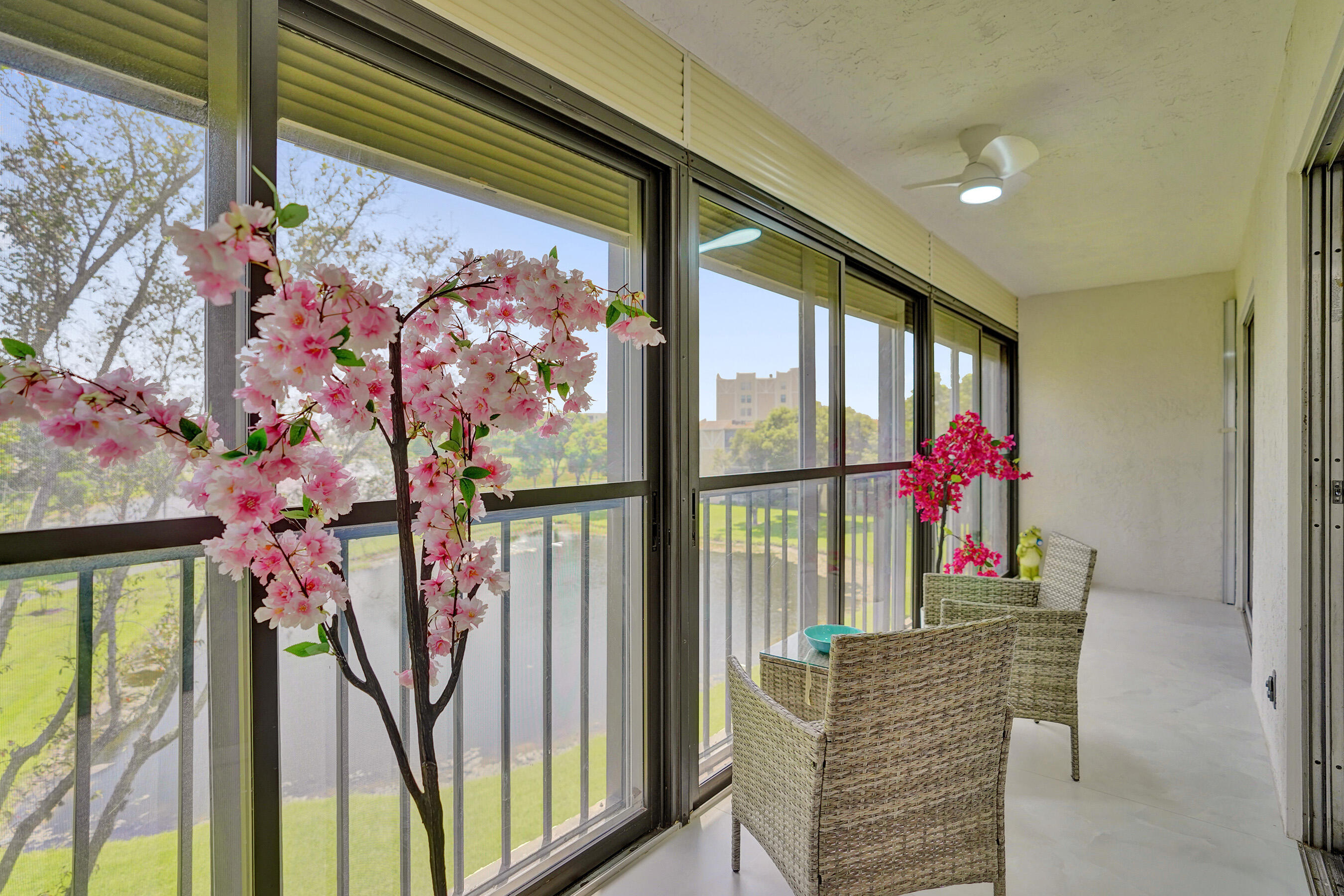 HUNTINGTON LAKES SEC THREE CONDOS - Residential