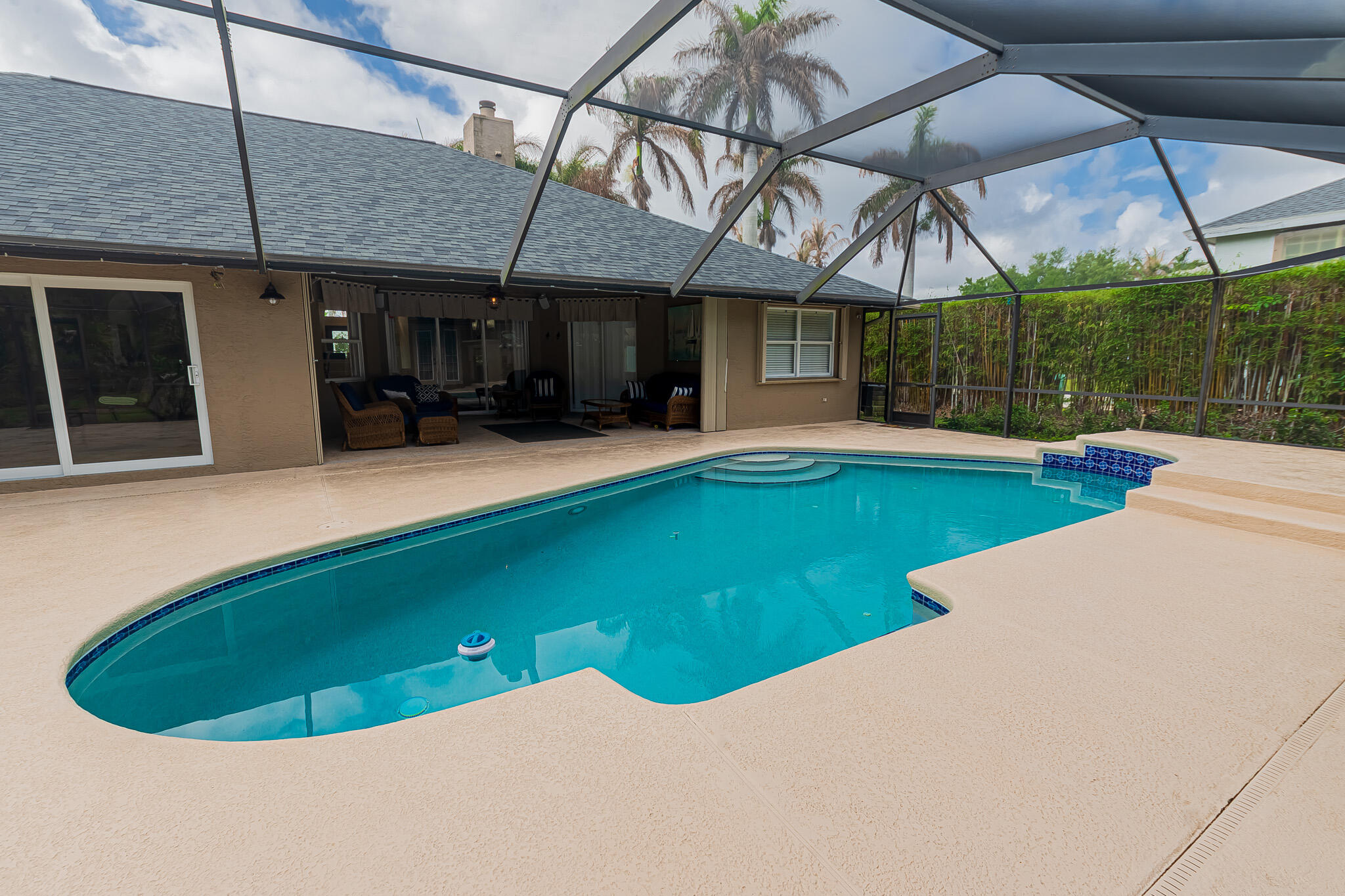PINE ESTATES - Residential