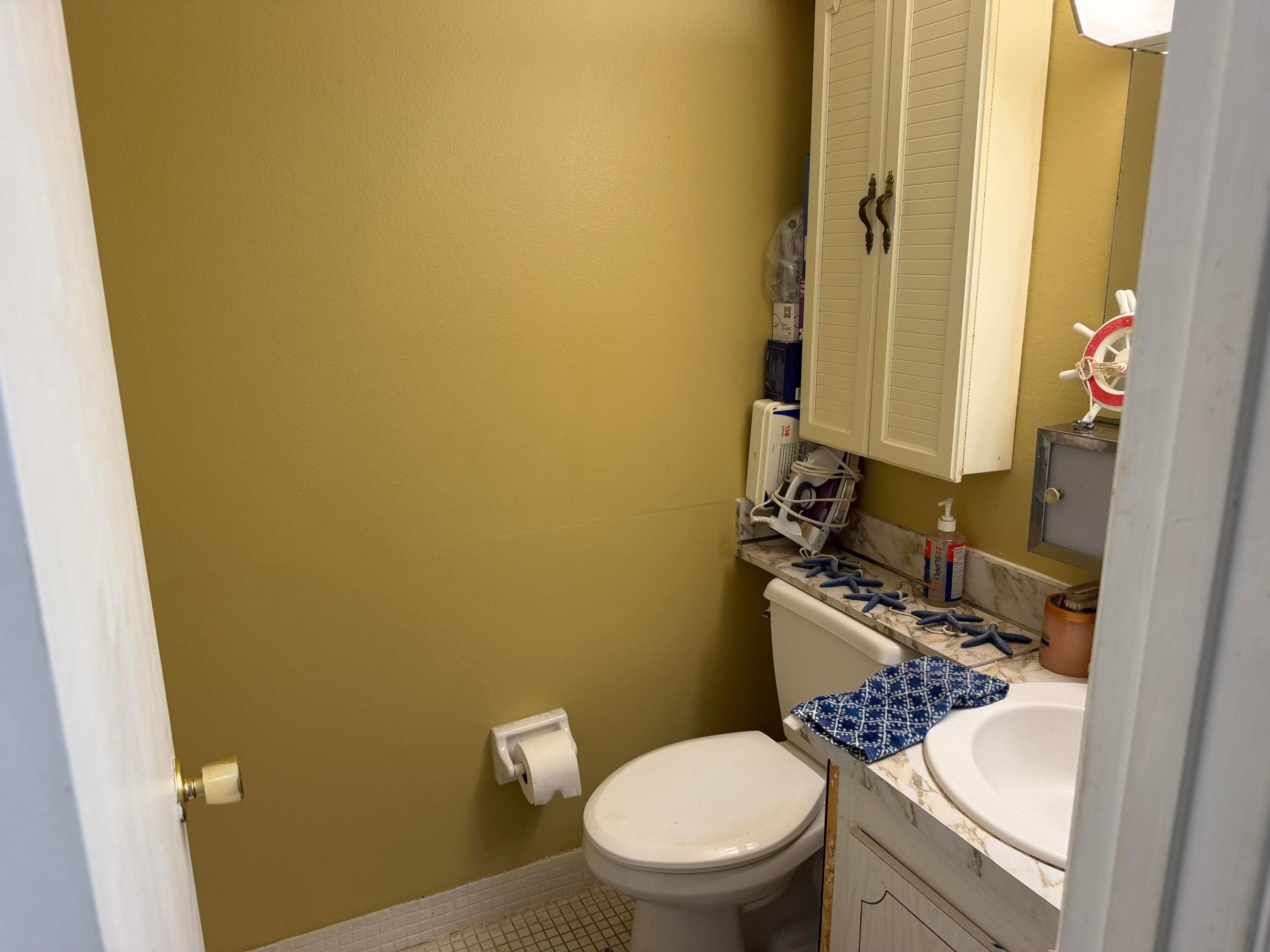 VILLAGE GREEN DORCHESTER CONDO - Residential Lease