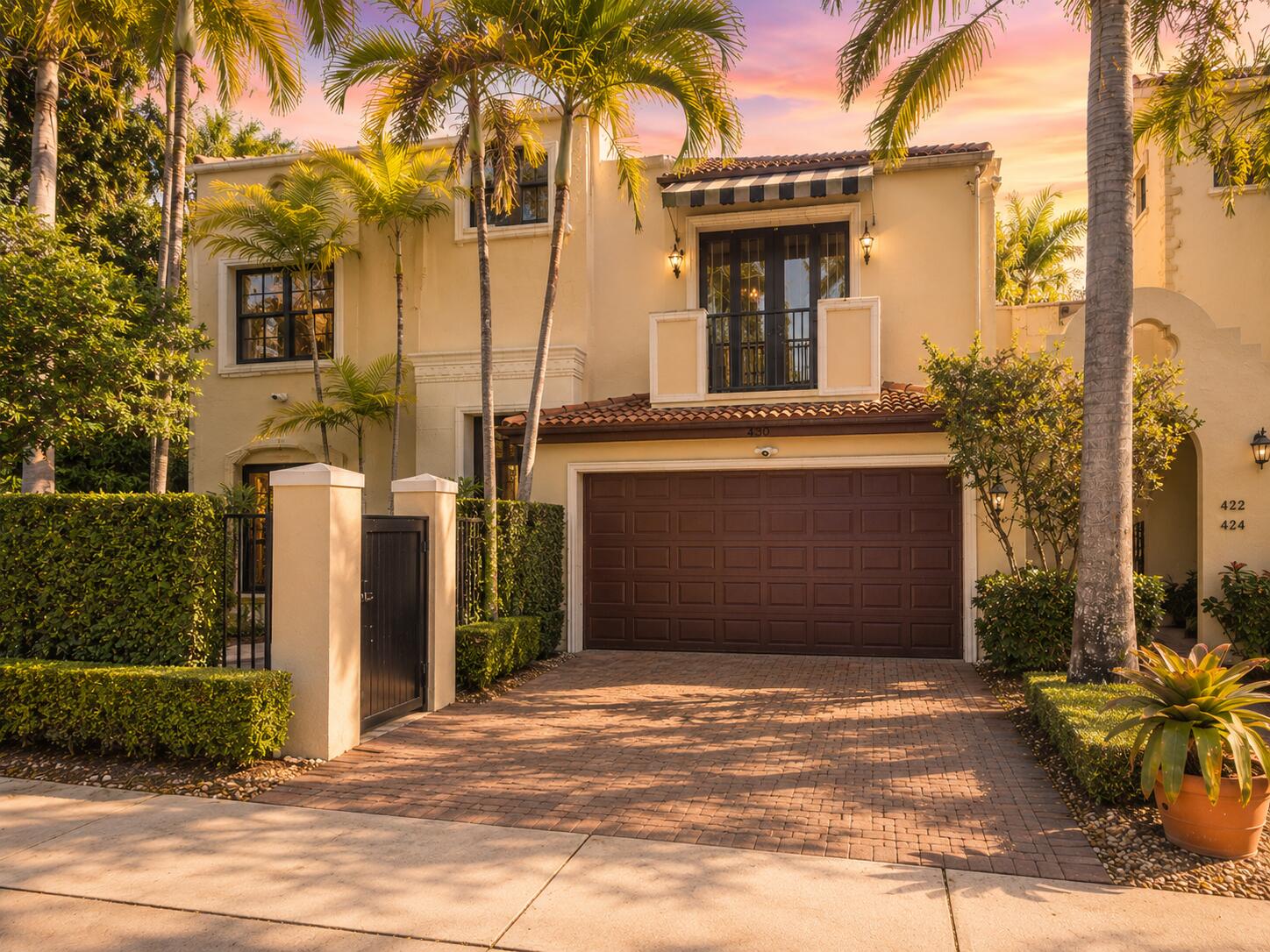 Situated in sought after Victoria Park, just steps to Fresh Market & local favorites like Doc B's & Foxy Brown, this sophisticated tri-level townhome blends modern design with spacious living. First level features a bright open-concept living & dining area, sleek kitchen with all new appliances & quartz countertops, powder bath, & French doors opening to private saltwater pool. Second floor includes a serene primary suite with its own balcony & spa inspired bath with updated countertops, vanities, & mirrors, along with 2 additional bedrooms & full bath. Third level has a private fourth bedroom, full bath, & expansive loft with wet bar, plus 2 rooftop terraces with stunning city views. Complete with 2 car garage, all impact windows, home security system, flood barrier, & low HOA.