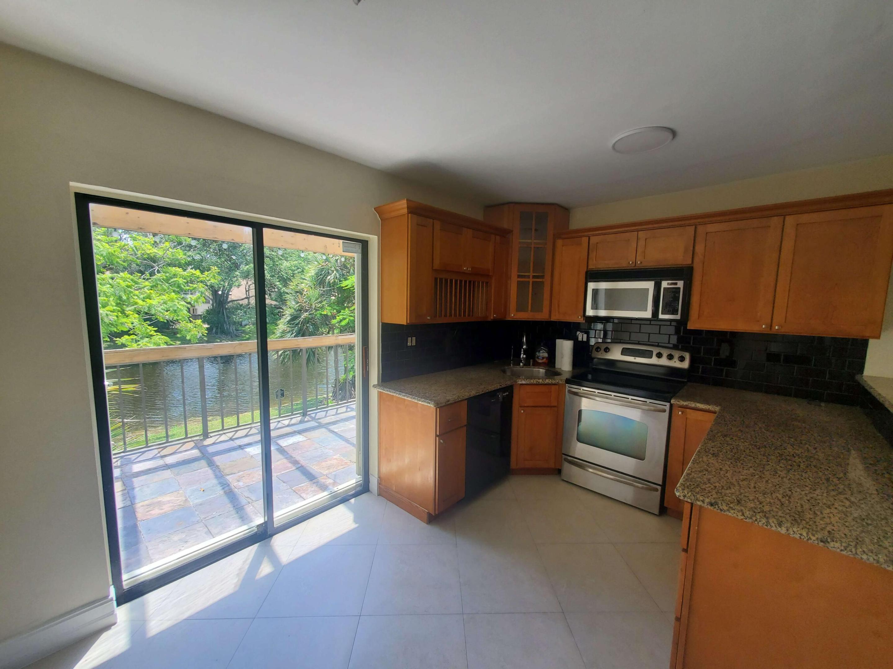WIMBLEDON AT JACARANDA CONDO - Residential