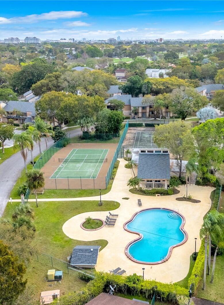 WIMBLEDON AT JACARANDA CONDO - Residential