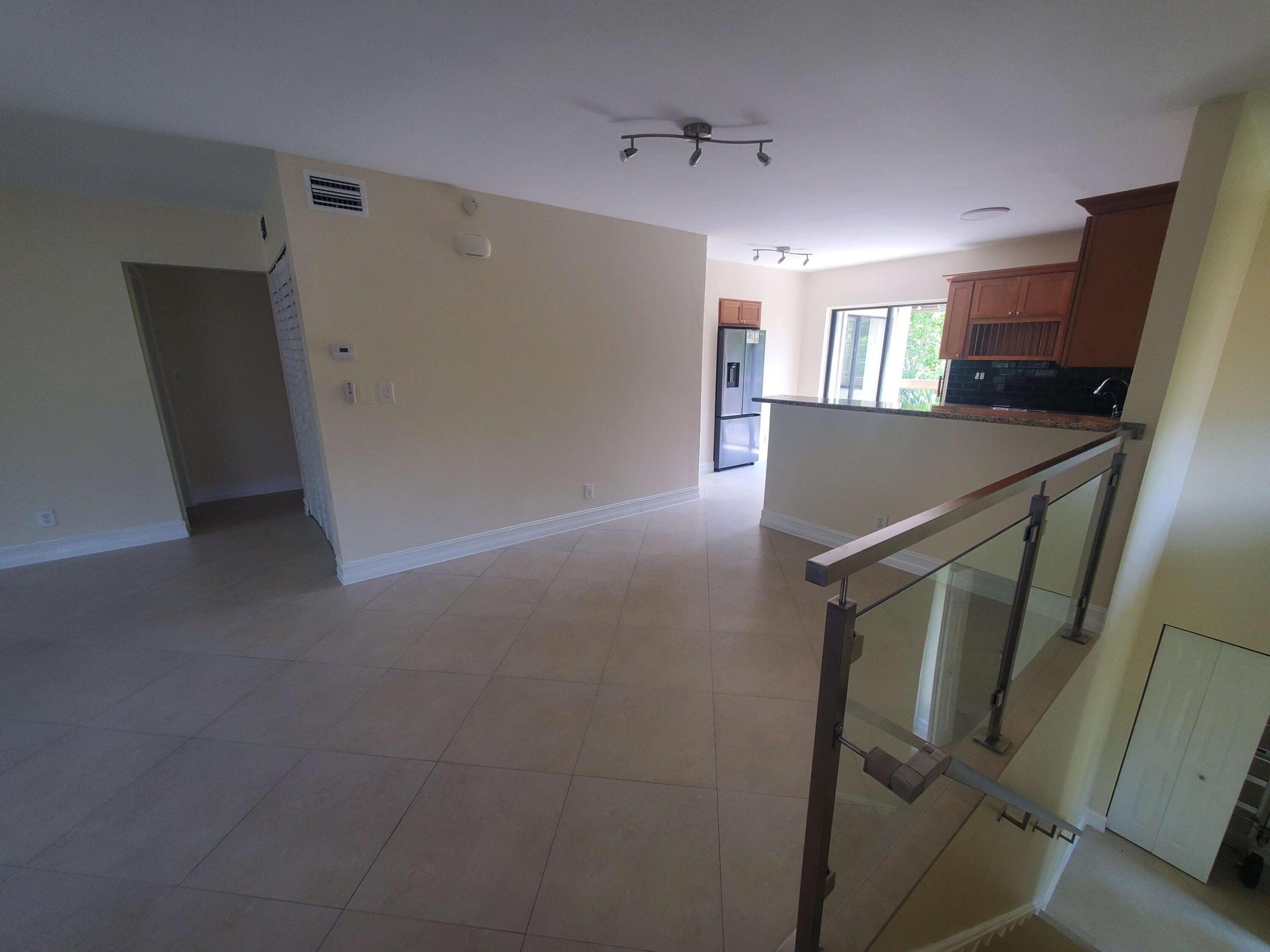 WIMBLEDON AT JACARANDA CONDO - Residential