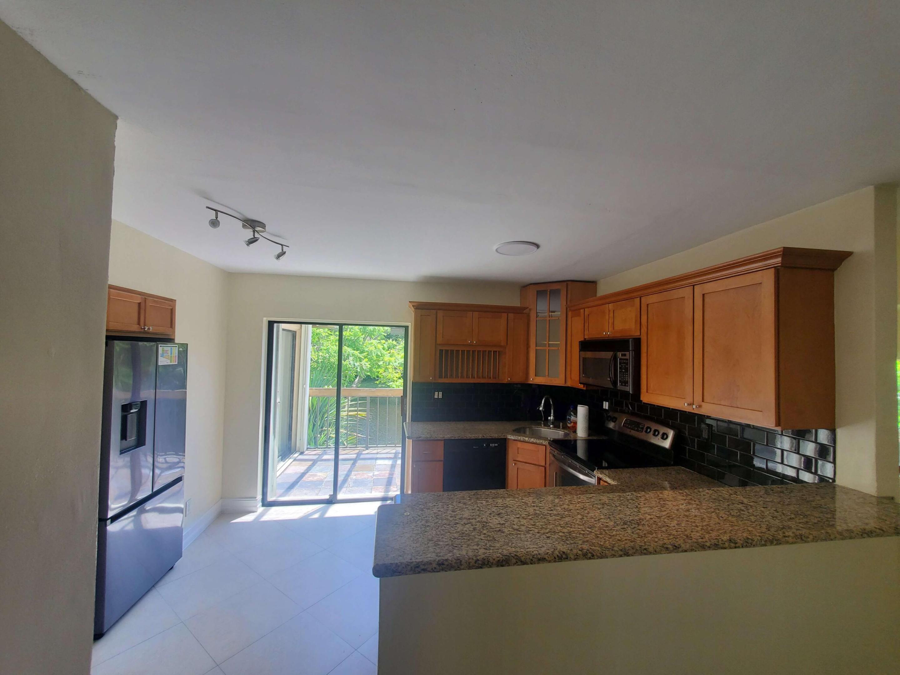 WIMBLEDON AT JACARANDA CONDO - Residential