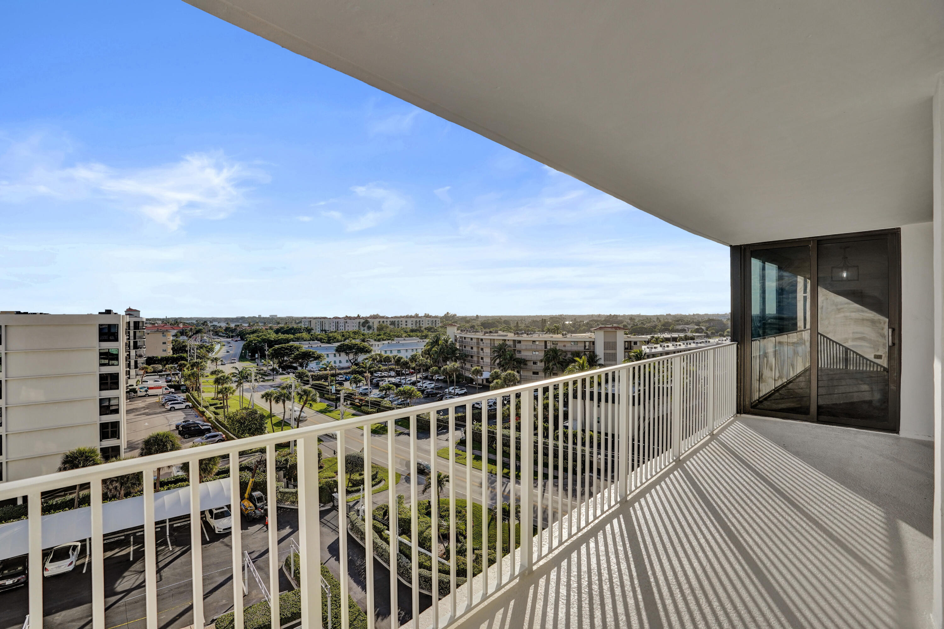 MAYFAIR HOUSE CONDO - Residential