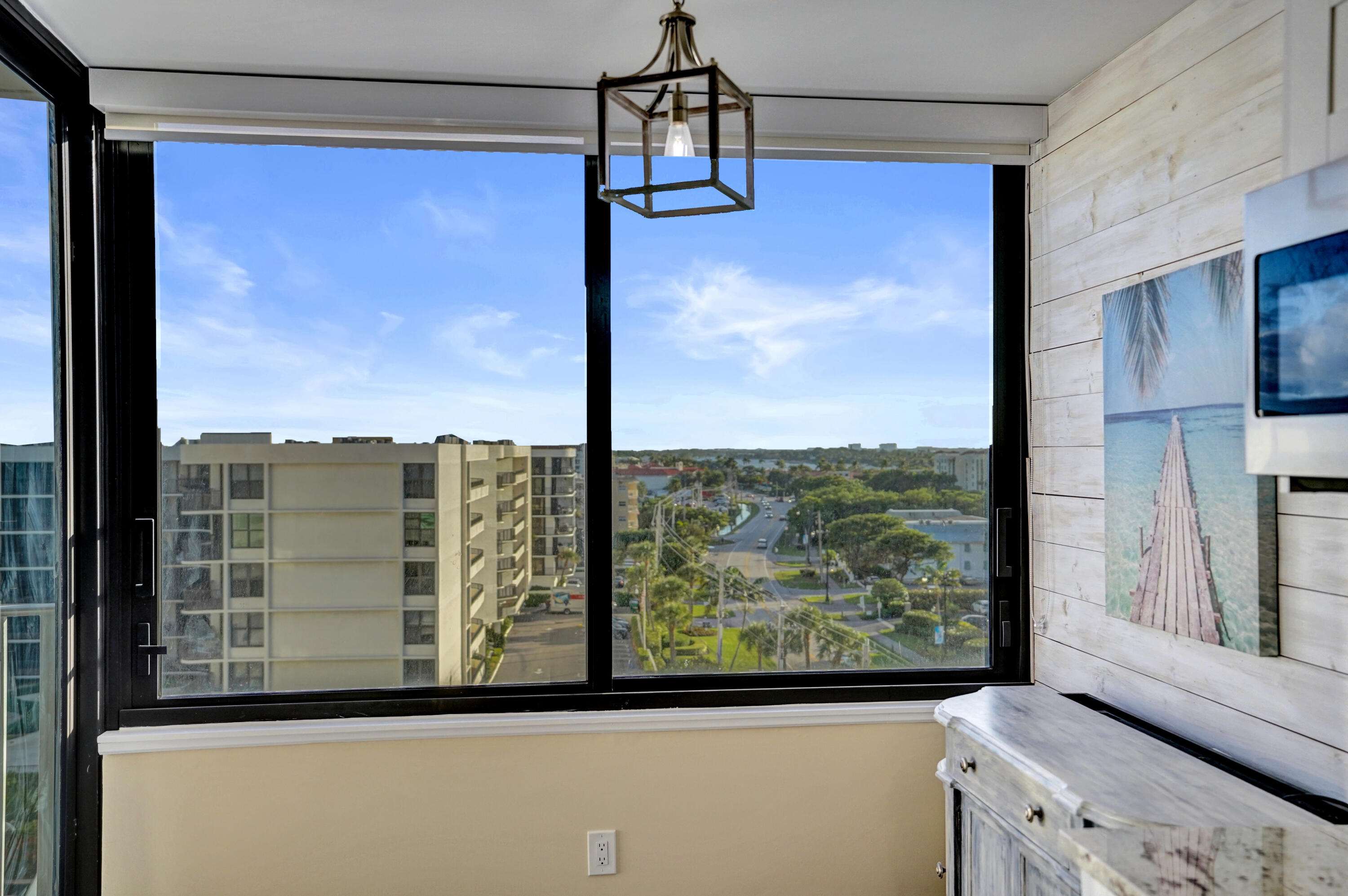 MAYFAIR HOUSE CONDO - Residential