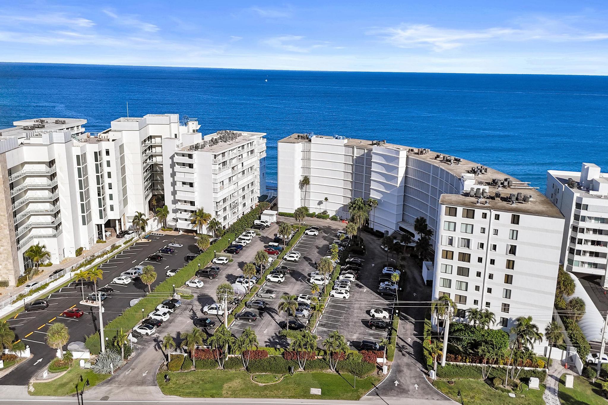MAYFAIR HOUSE CONDO - Residential