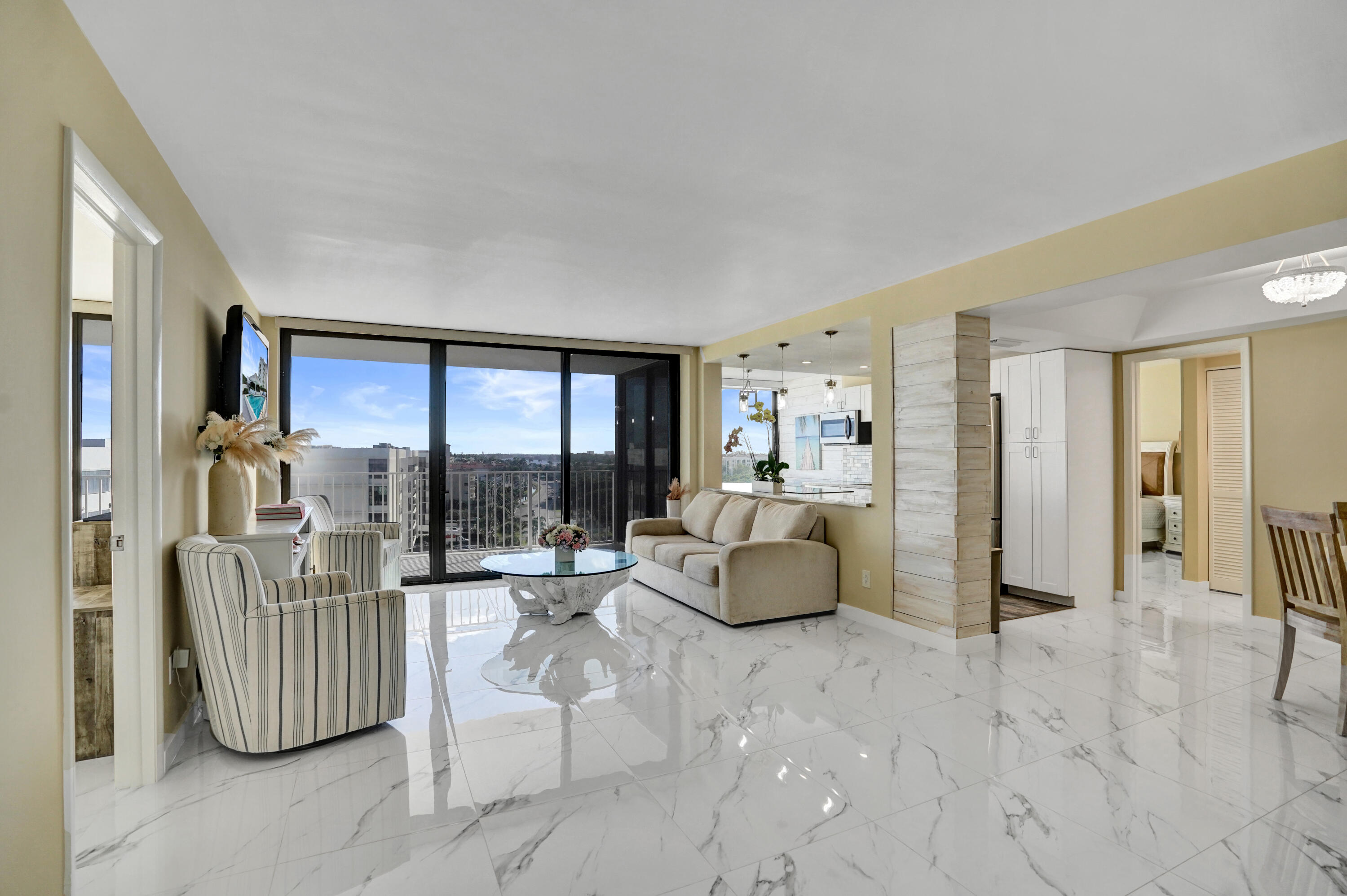 MAYFAIR HOUSE CONDO - Residential