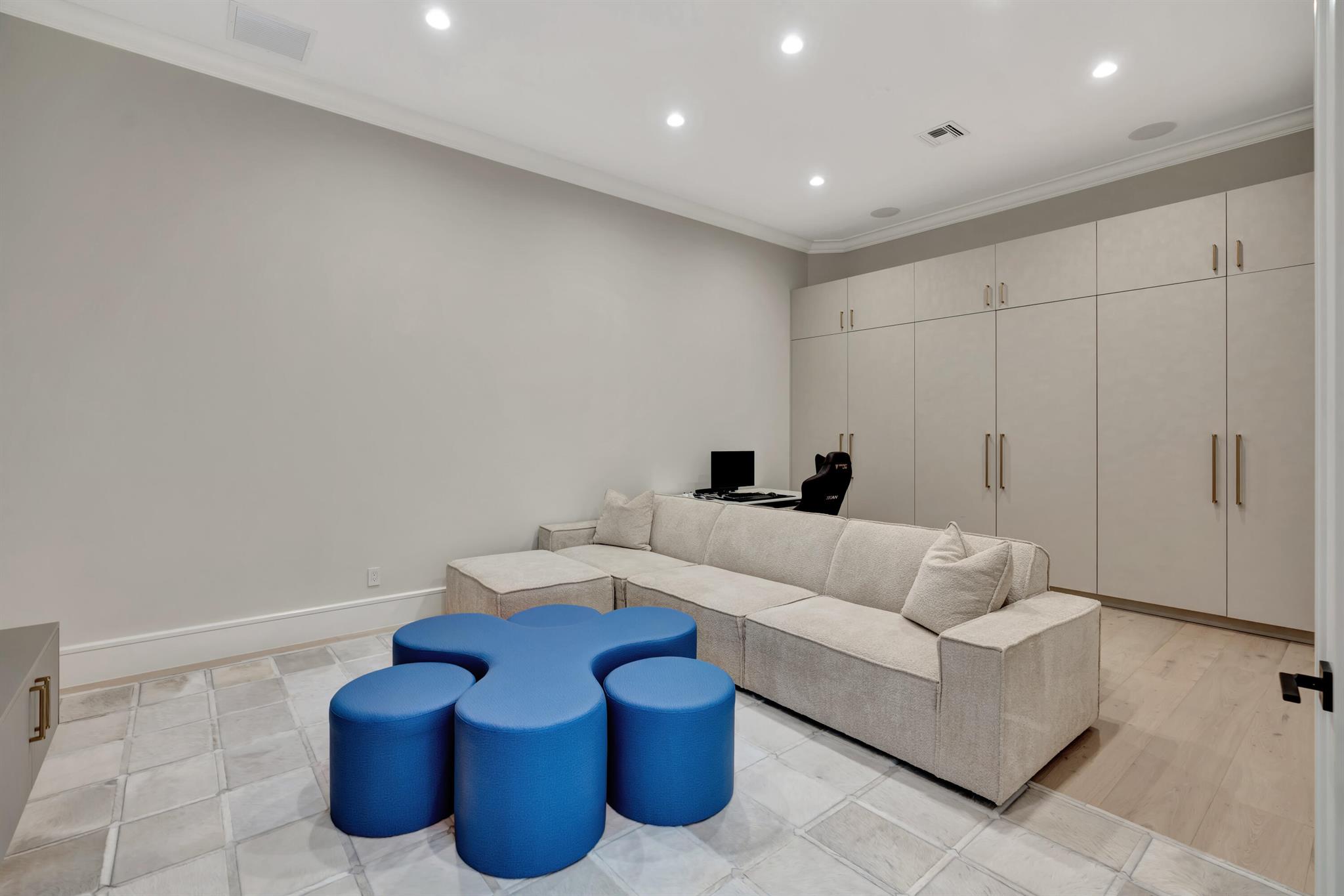 OLD PALM 4 - Residential
