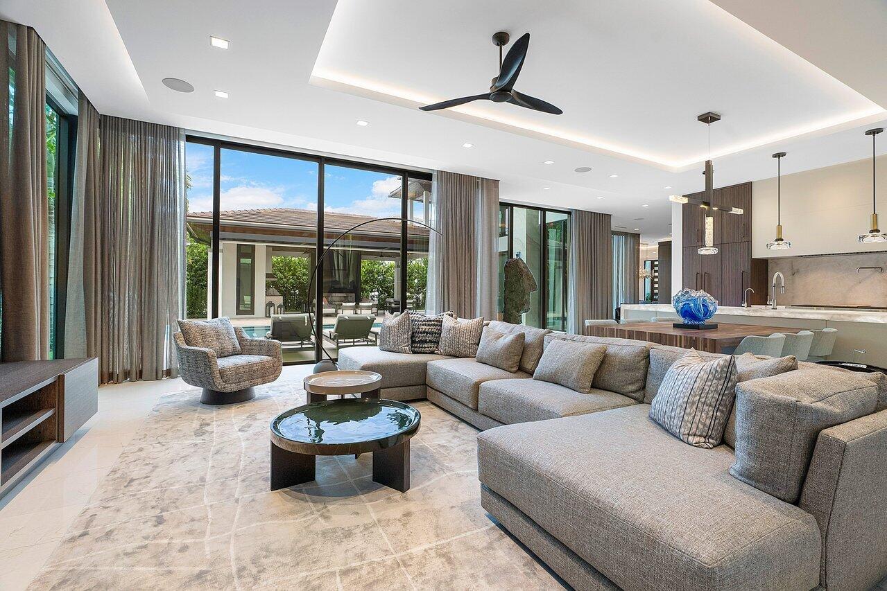 ROYAL PALM YACHT & COUNTRY CLUB - Residential