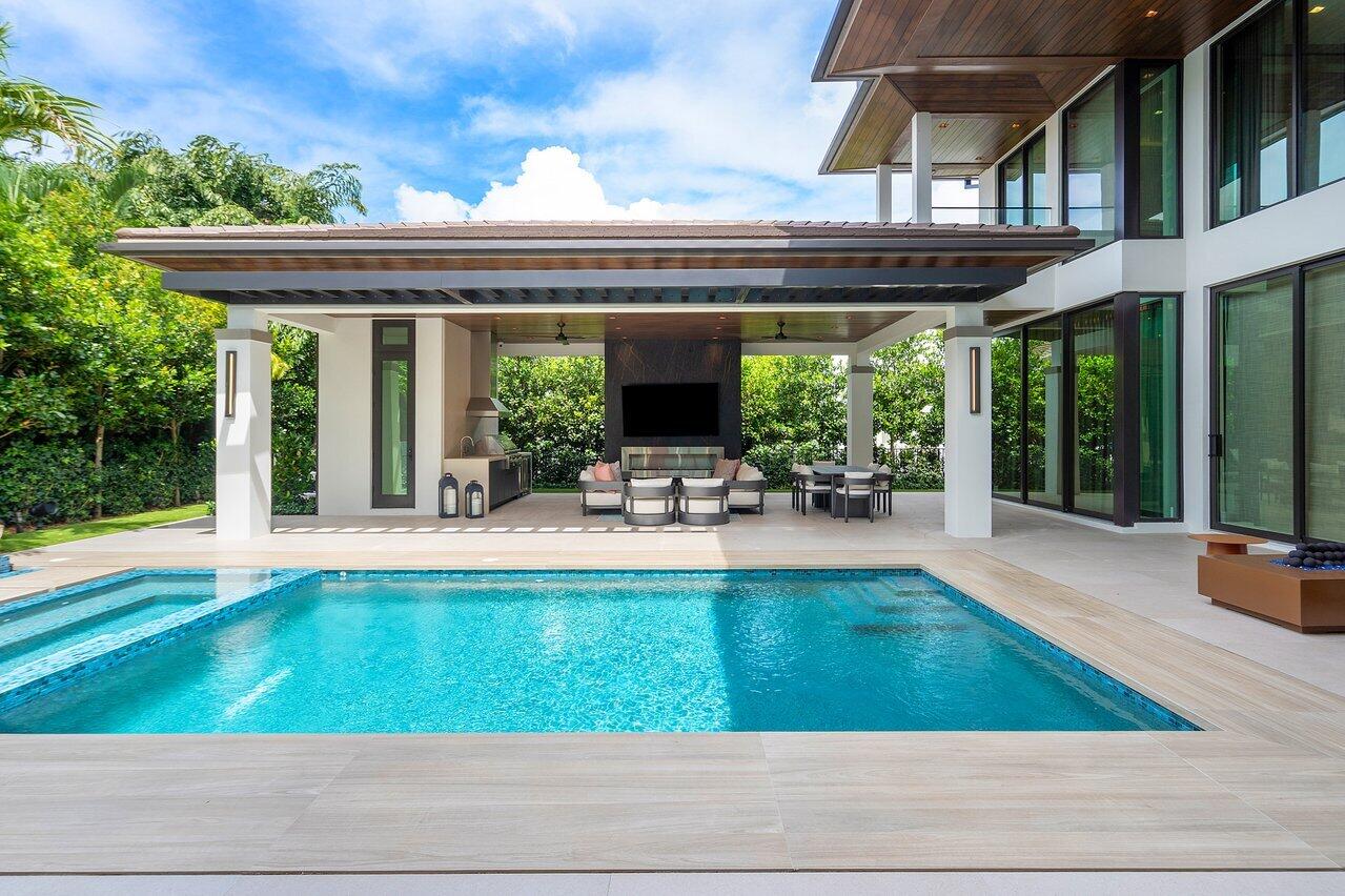 ROYAL PALM YACHT & COUNTRY CLUB - Residential