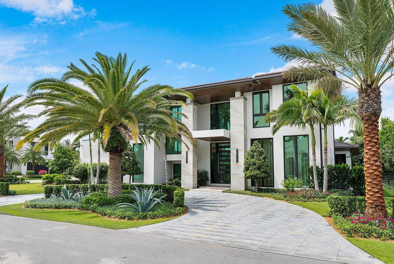 ROYAL PALM YACHT & COUNTRY CLUB - Residential