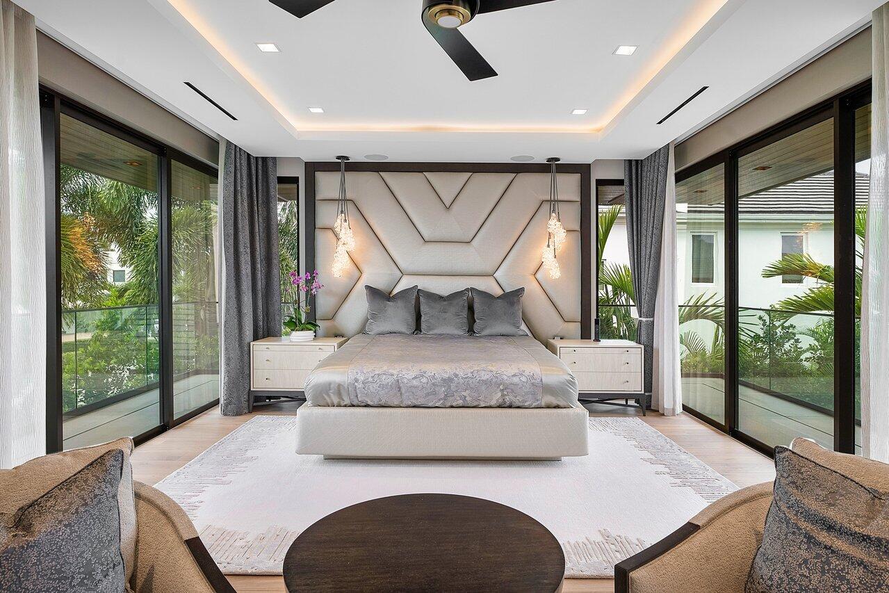 ROYAL PALM YACHT & COUNTRY CLUB - Residential