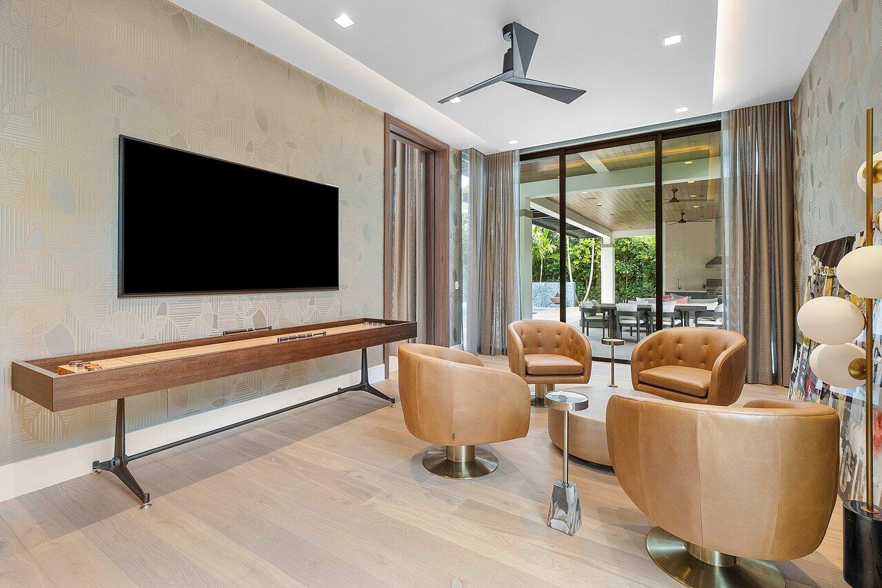 ROYAL PALM YACHT & COUNTRY CLUB - Residential