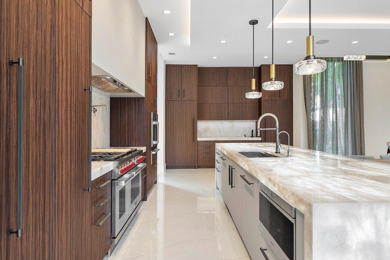 ROYAL PALM YACHT & COUNTRY CLUB - Residential