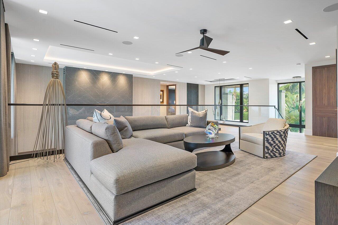 ROYAL PALM YACHT & COUNTRY CLUB - Residential