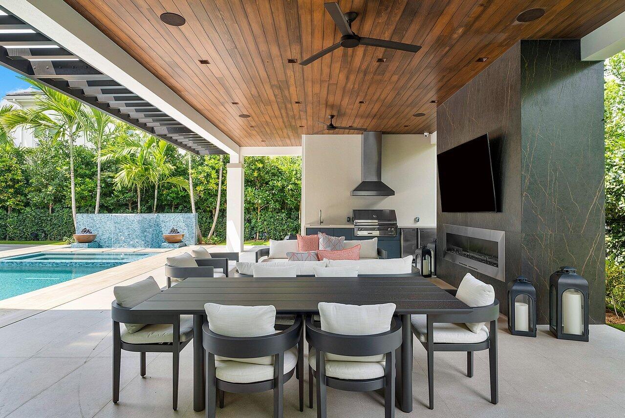 ROYAL PALM YACHT & COUNTRY CLUB - Residential