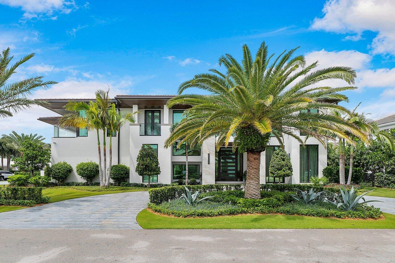 ROYAL PALM YACHT & COUNTRY CLUB - Residential