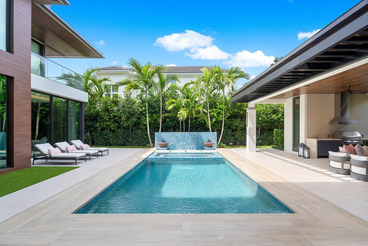 ROYAL PALM YACHT & COUNTRY CLUB - Residential