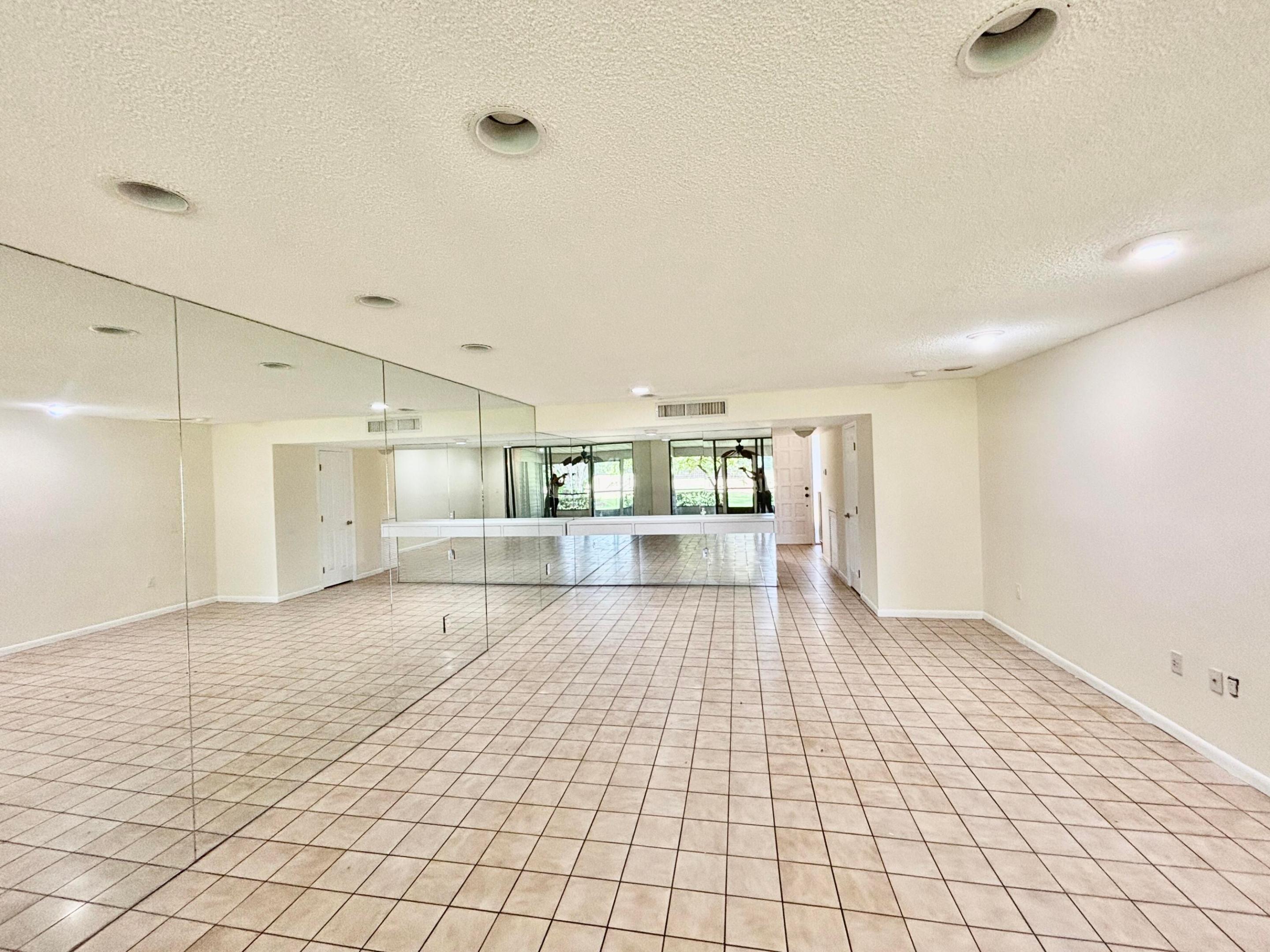 FOUNTAINS OF PALM BEACH CONDO 4 - Residential