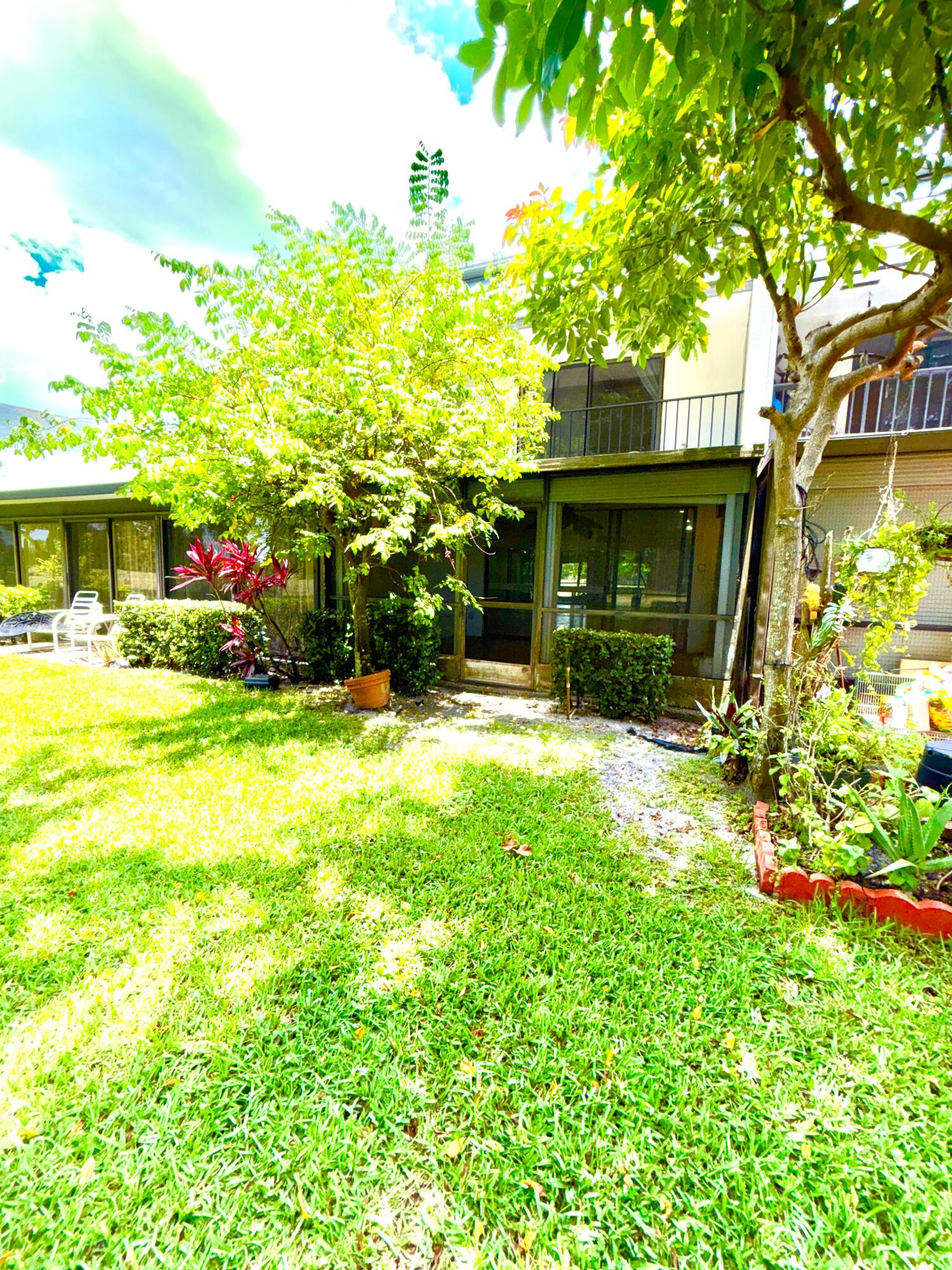 FOUNTAINS OF PALM BEACH CONDO 4 - Residential