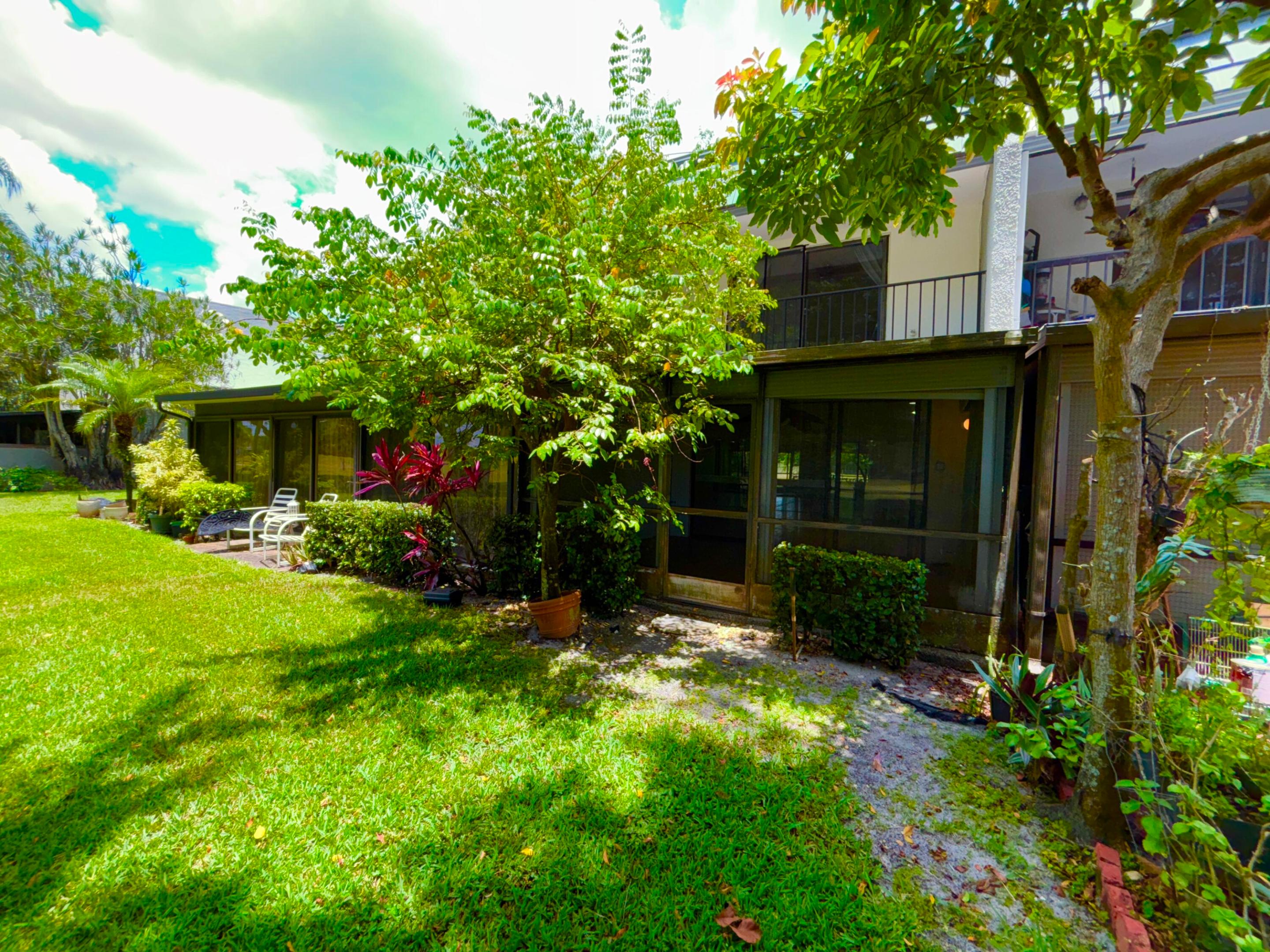 FOUNTAINS OF PALM BEACH CONDO 4 - Residential
