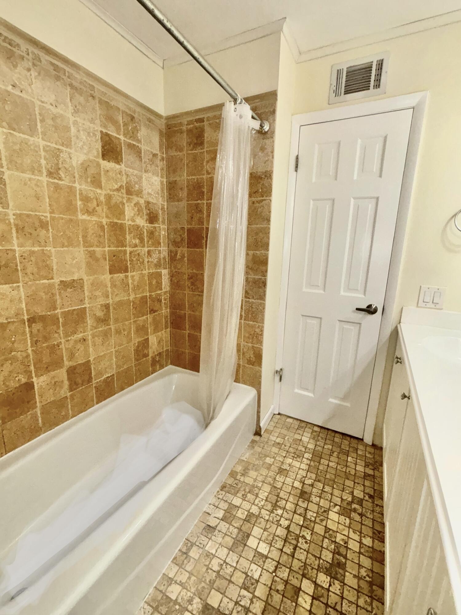 FOUNTAINS OF PALM BEACH CONDO 4 - Residential