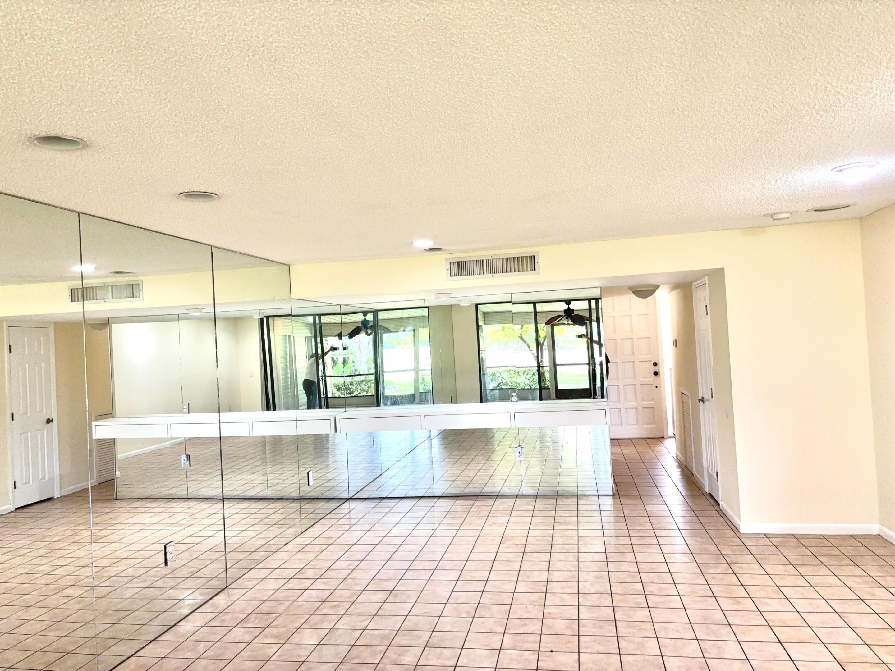 FOUNTAINS OF PALM BEACH CONDO 4 - Residential