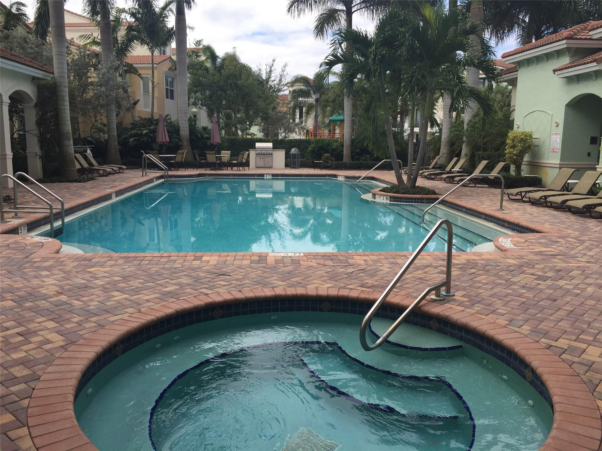 BLUE LAKE TOWNHOMES - Residential Lease
