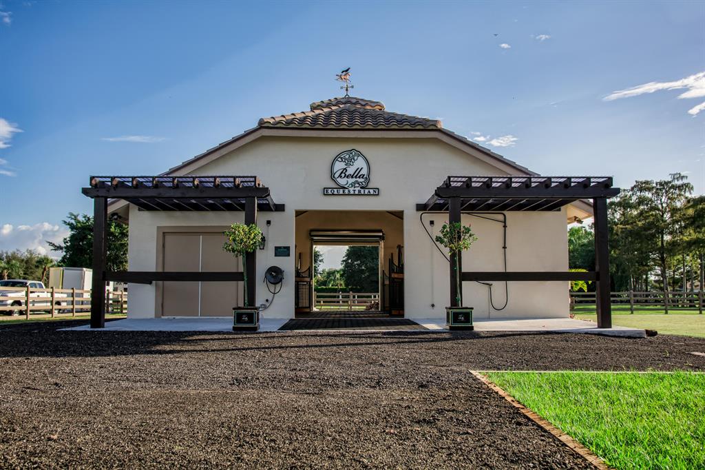 PADDOCK PARK 2 OF WELLINGTON - Residential
