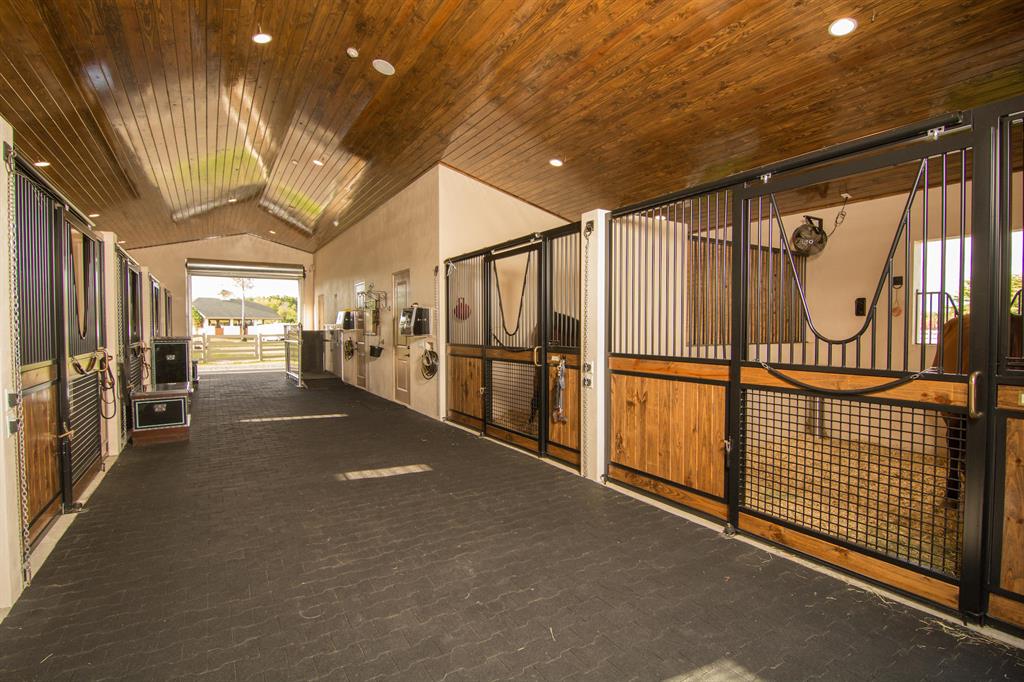 PADDOCK PARK 2 OF WELLINGTON - Residential