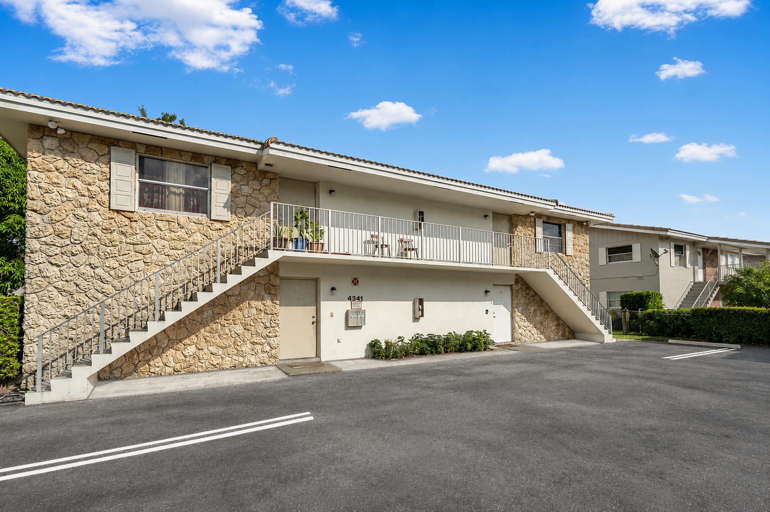 CORAL SPRINGS SUB NO 1 - Residential Income