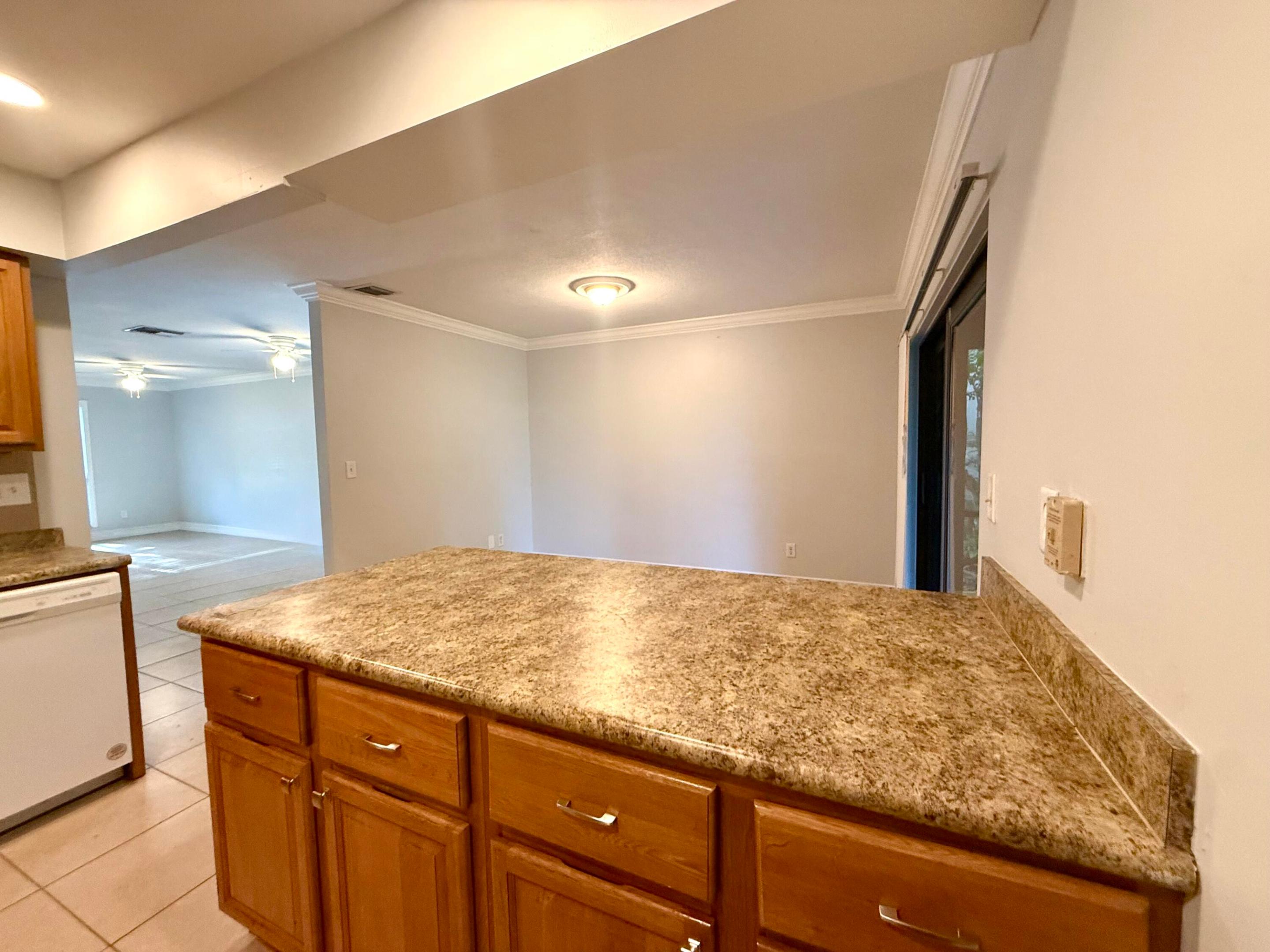 SANDTREE - Residential