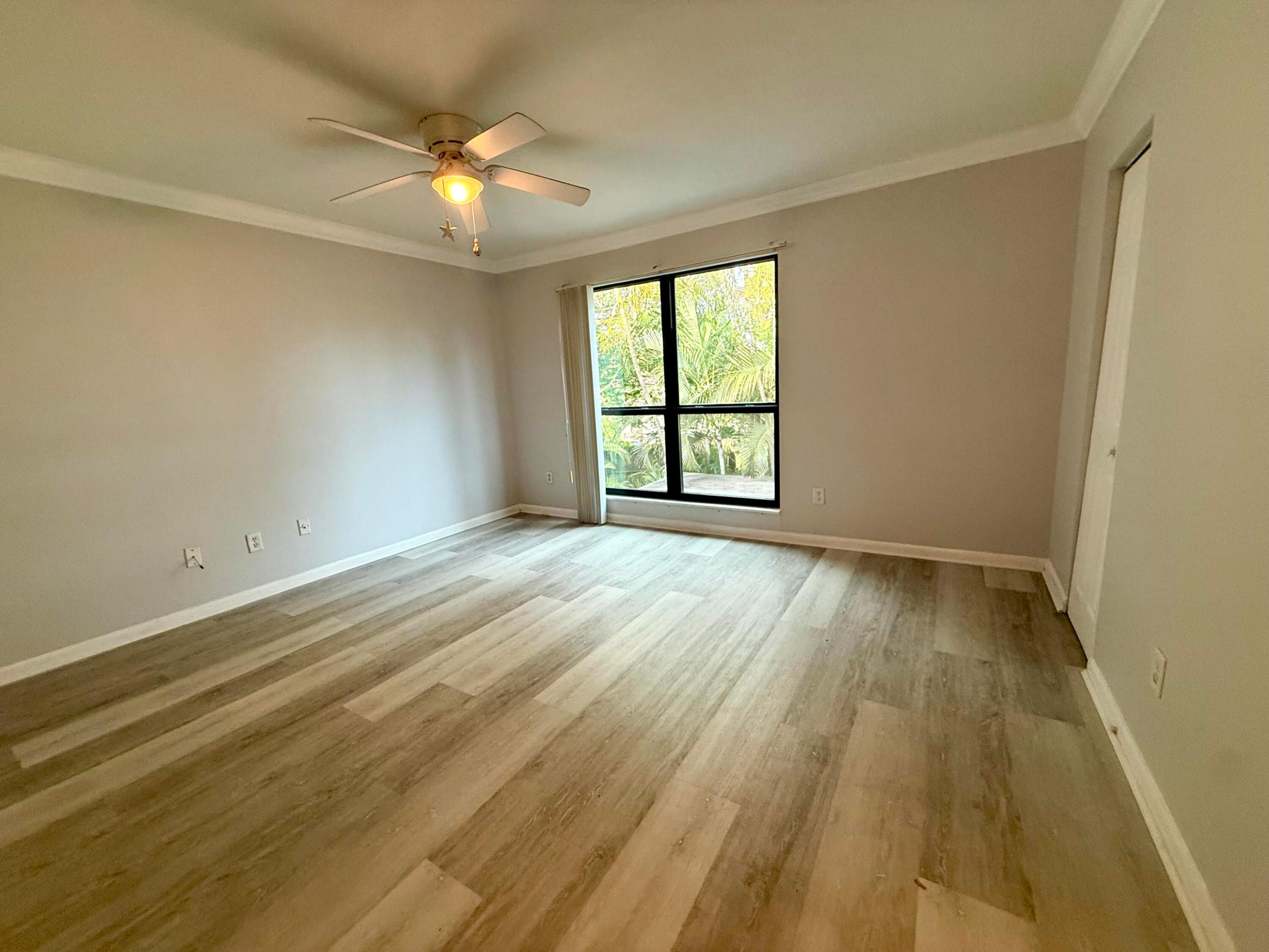 SANDTREE - Residential