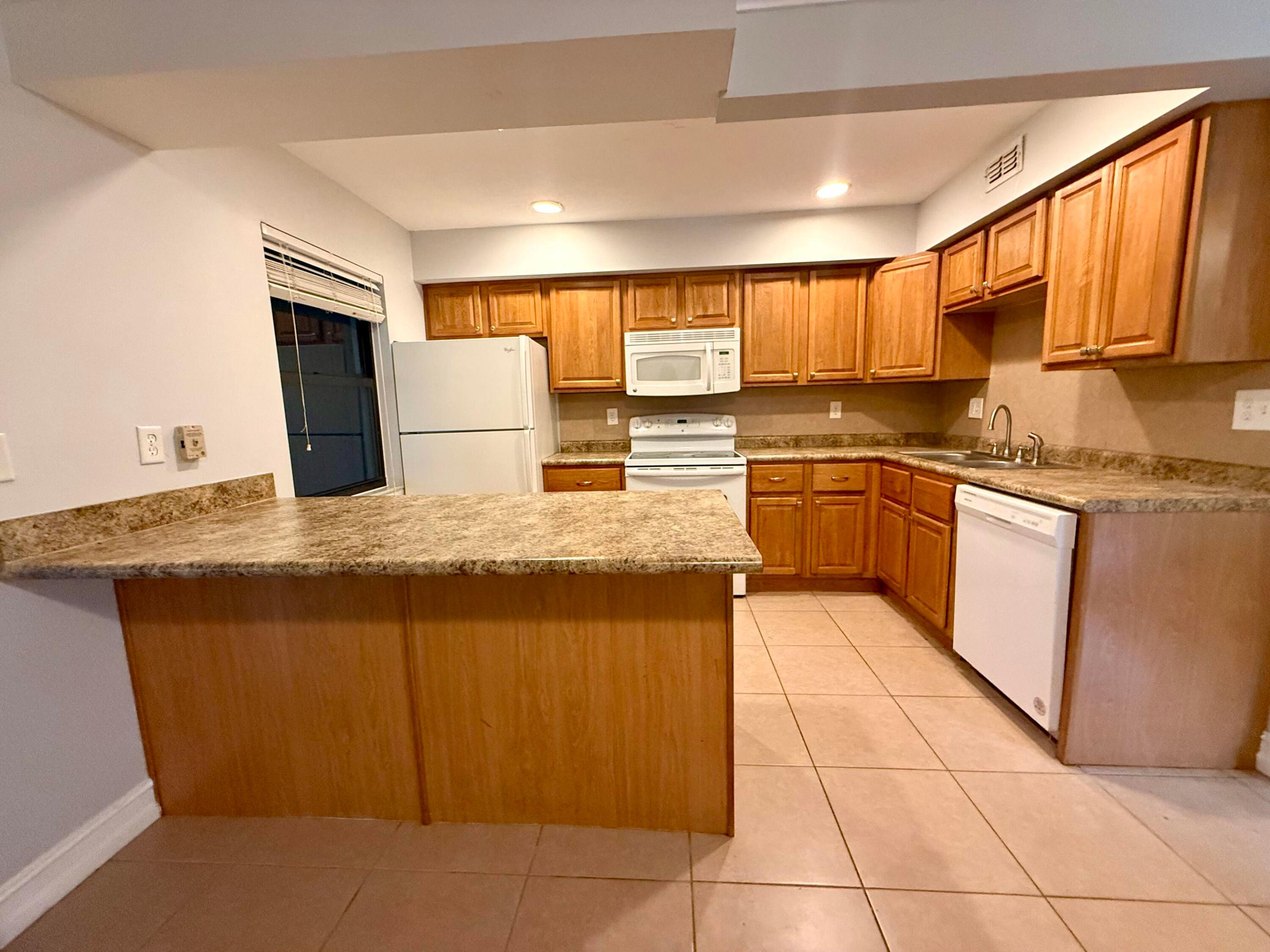 SANDTREE - Residential