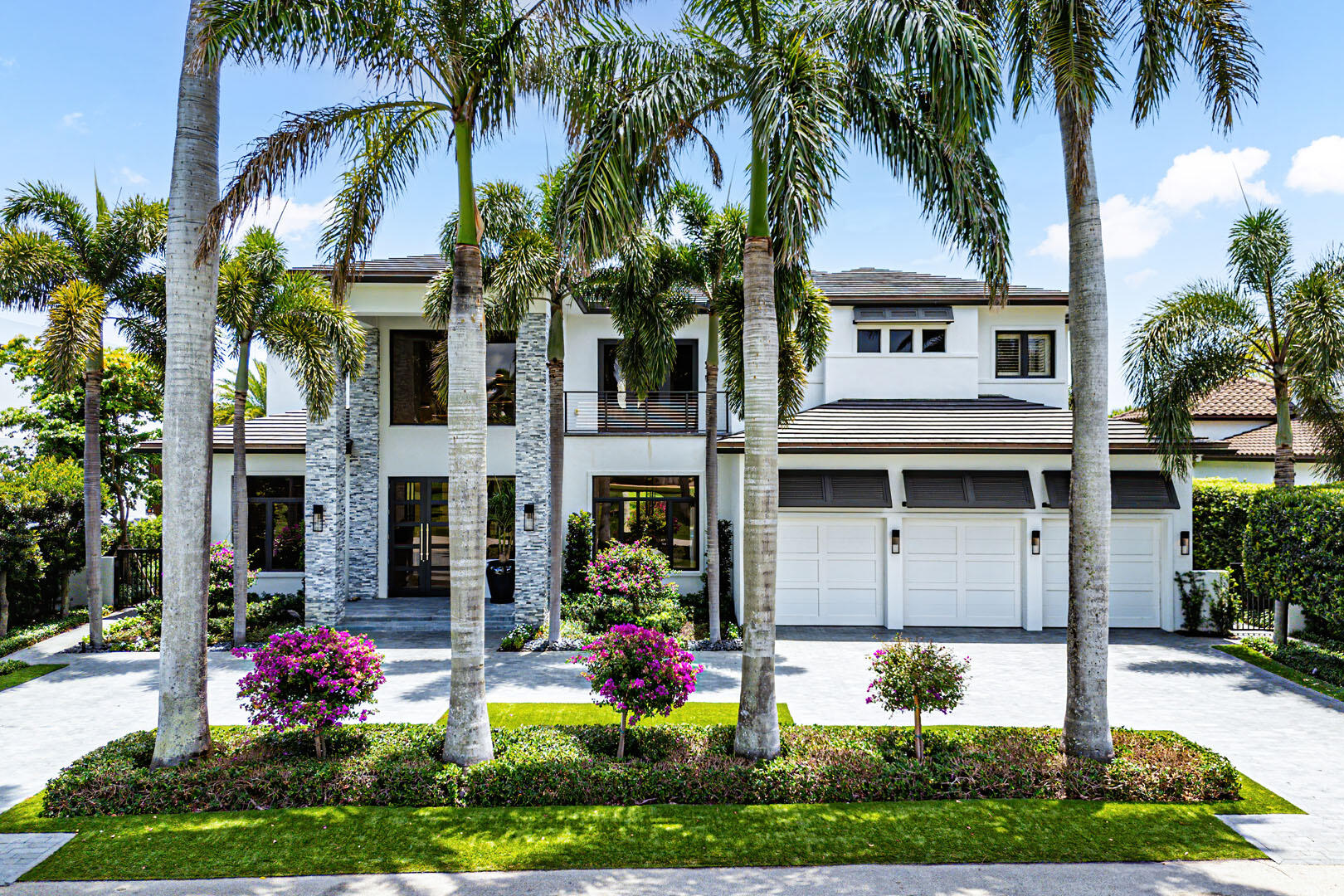 ROYAL PALM YACHT & COUNTRY CLUB - Residential