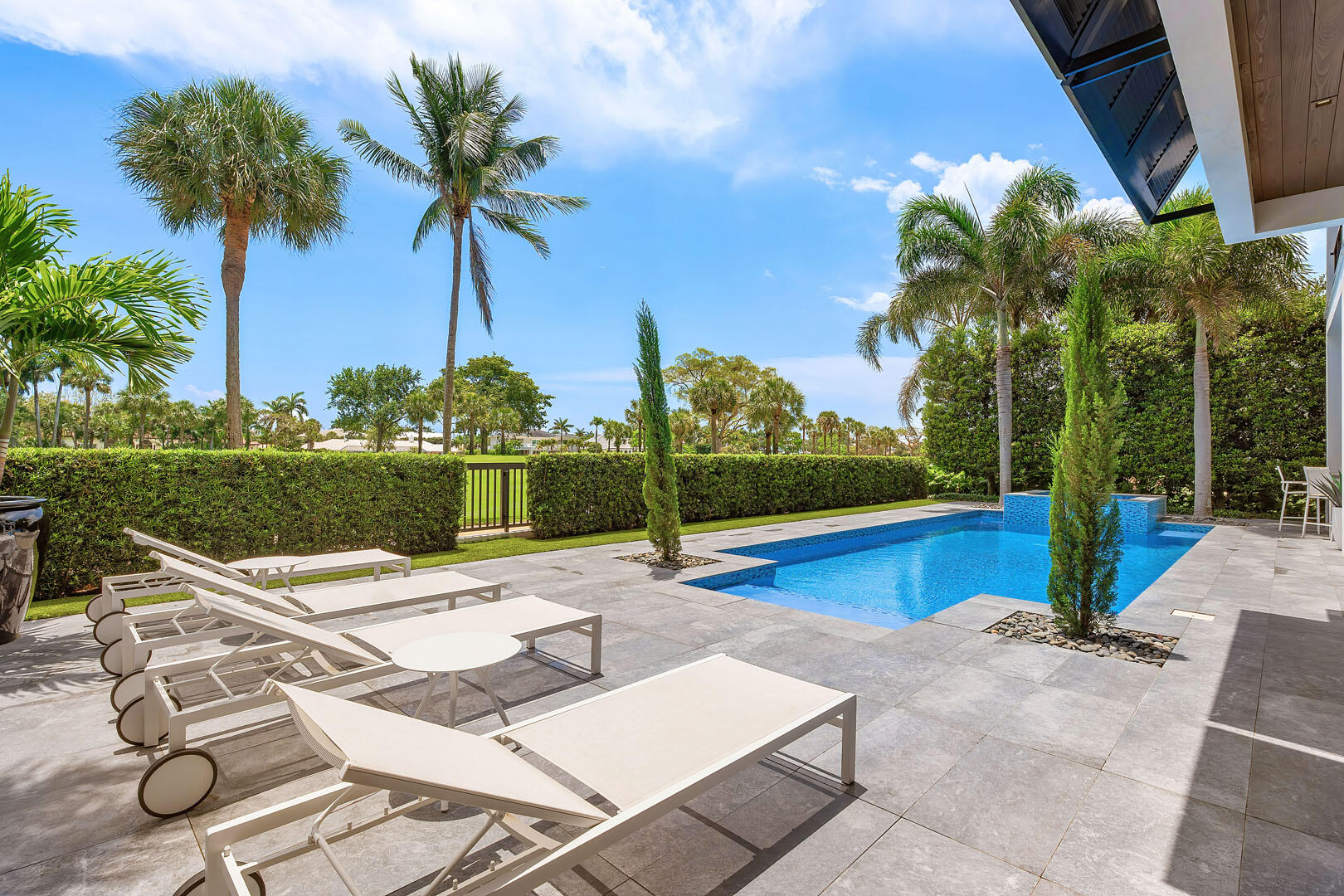 ROYAL PALM YACHT & COUNTRY CLUB - Residential