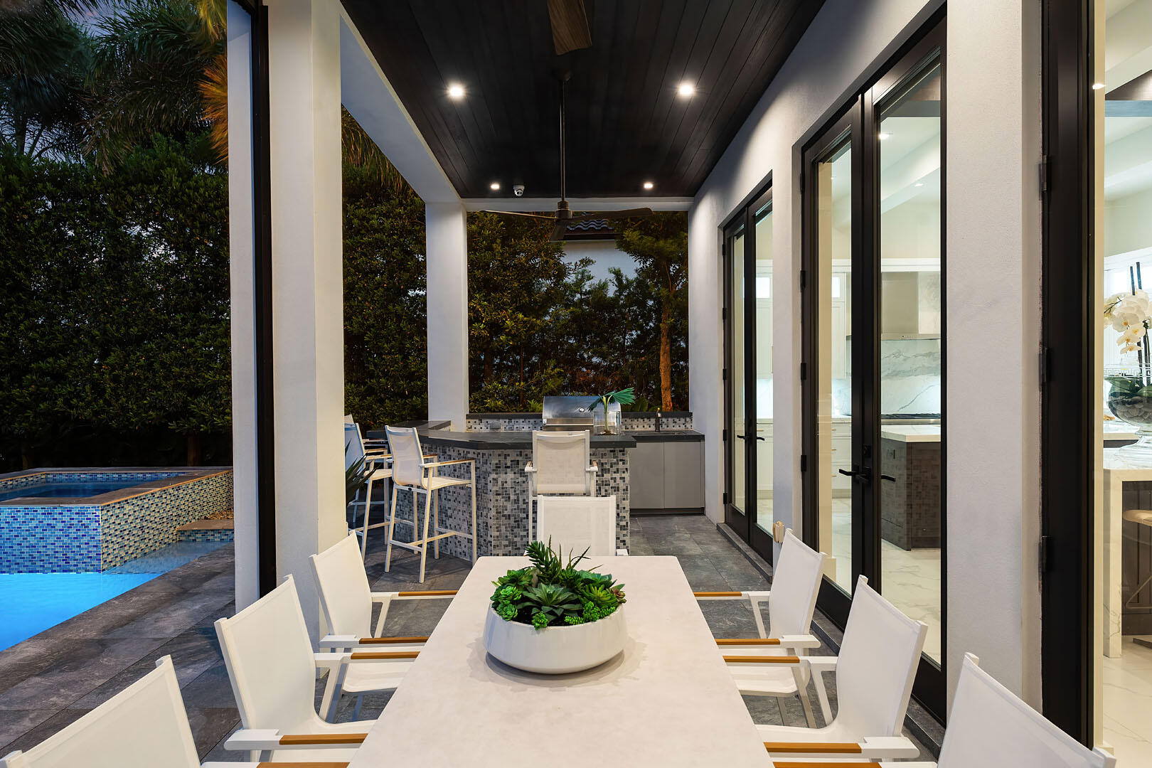 ROYAL PALM YACHT & COUNTRY CLUB - Residential