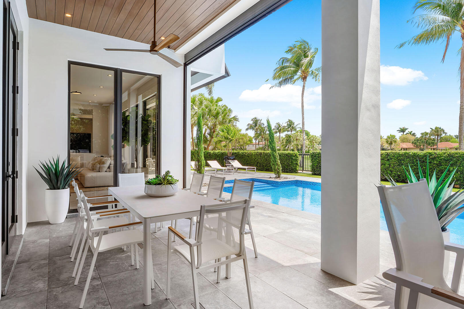ROYAL PALM YACHT & COUNTRY CLUB - Residential