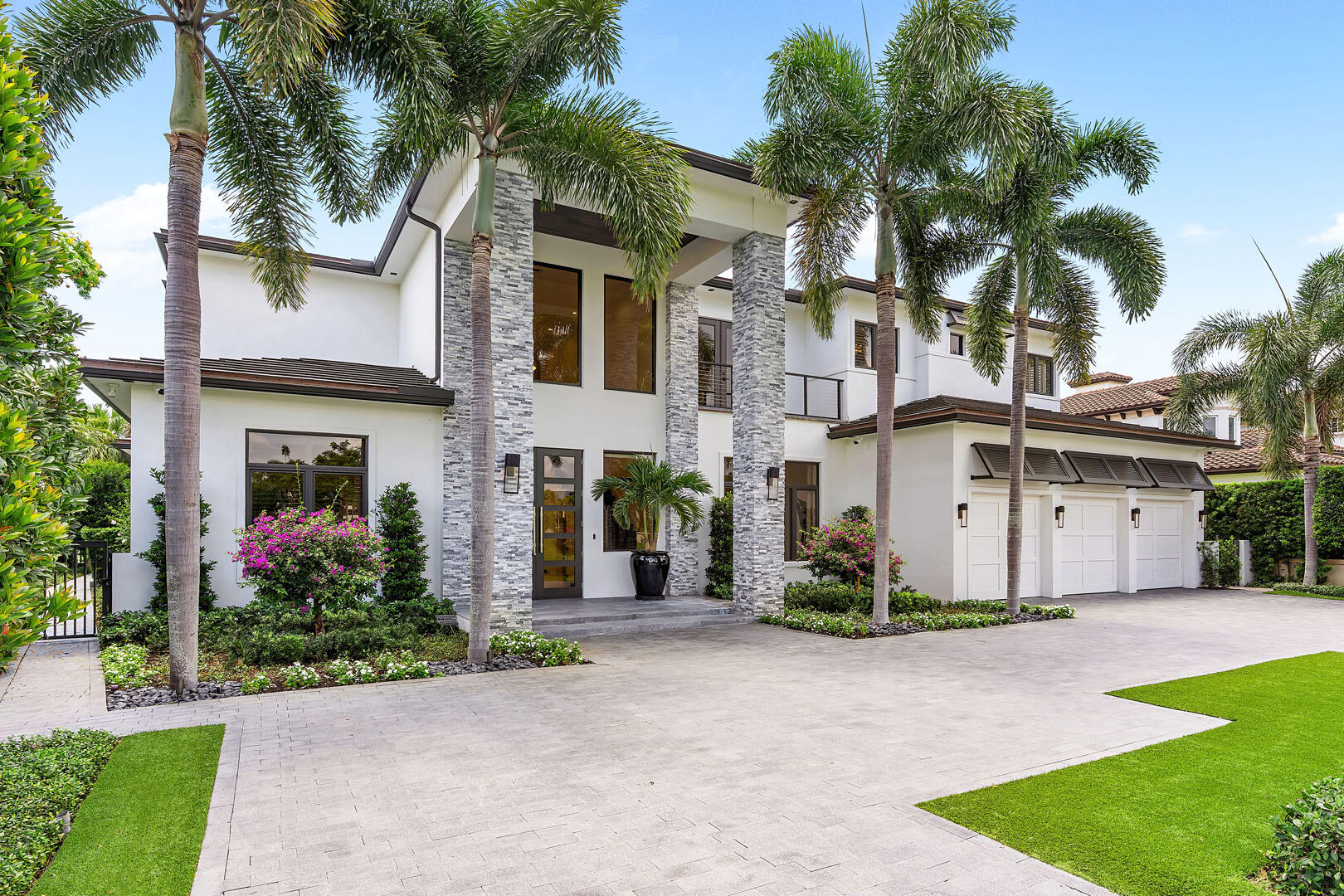 ROYAL PALM YACHT & COUNTRY CLUB - Residential