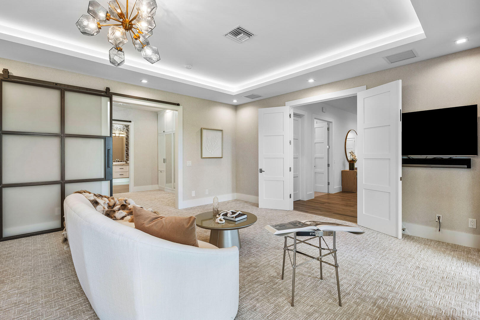 ROYAL PALM YACHT & COUNTRY CLUB - Residential