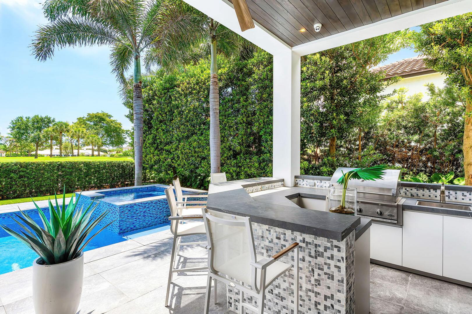 ROYAL PALM YACHT & COUNTRY CLUB - Residential